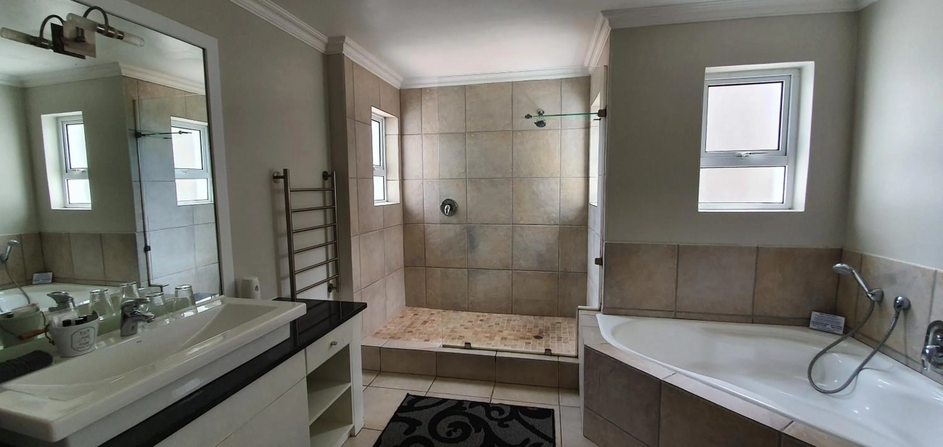 Bathroom in Brenton On The Rocks