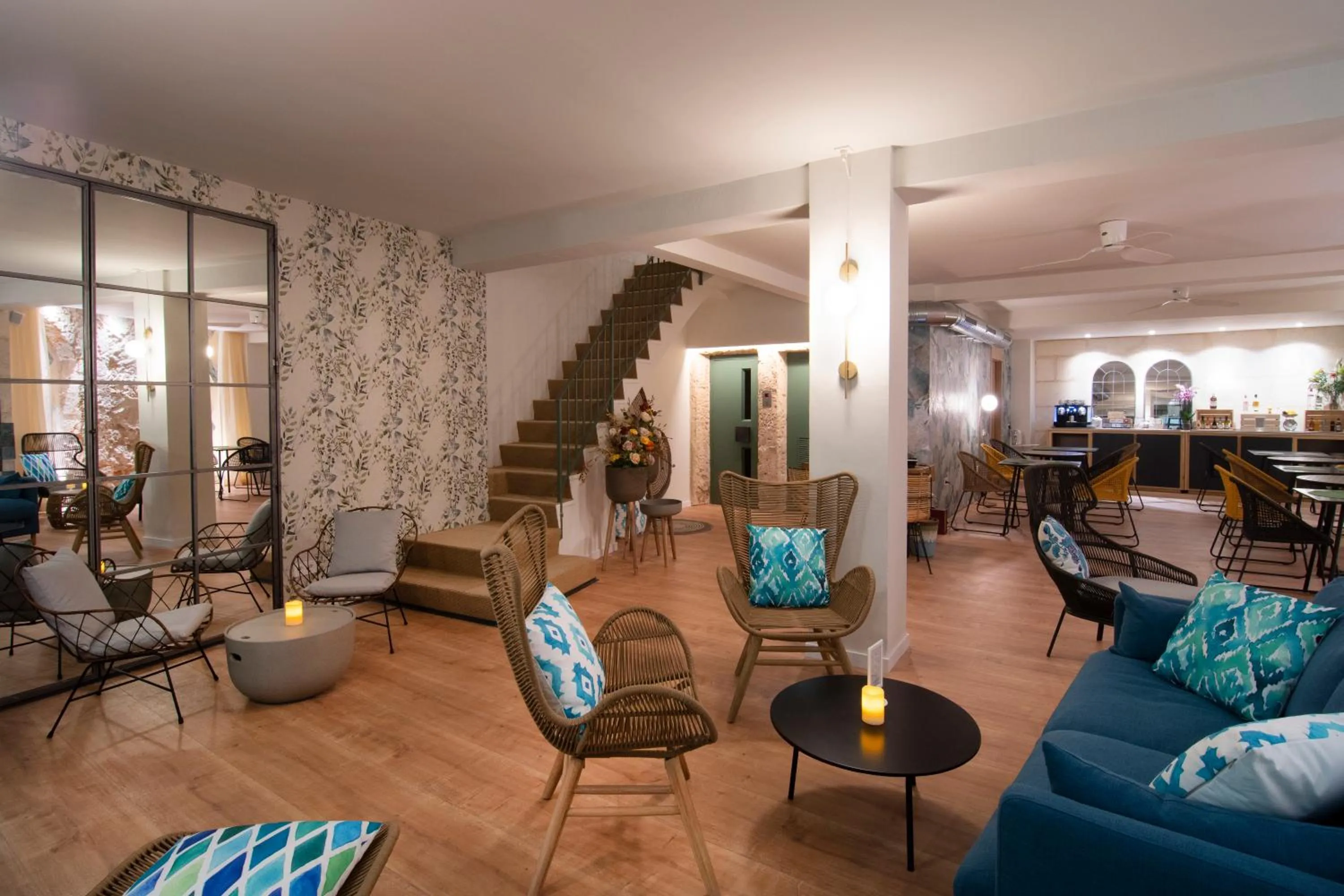 Lobby or reception in Apuntadores 8