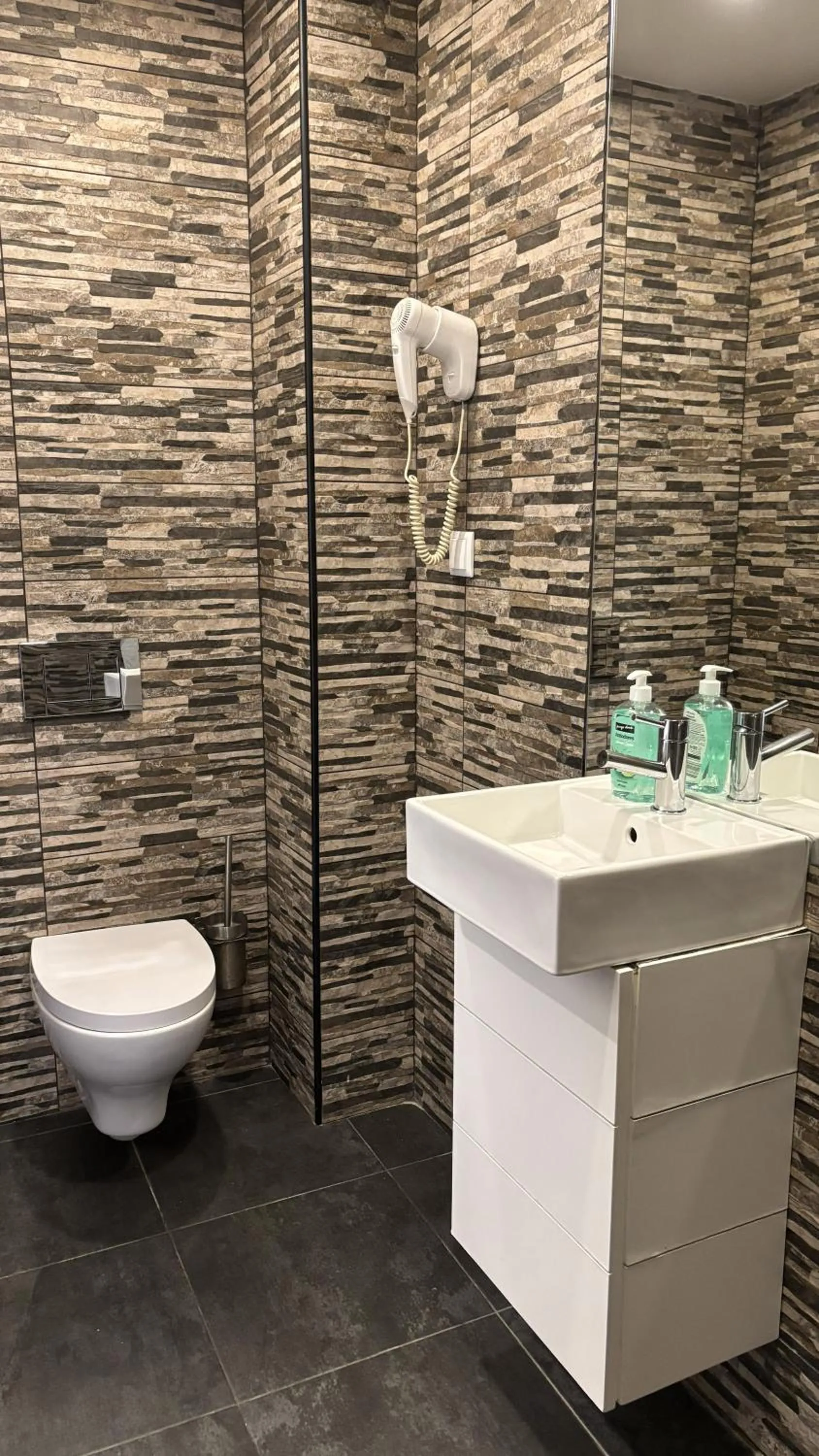 Toilet in Be Oporto Apartments Clérigos