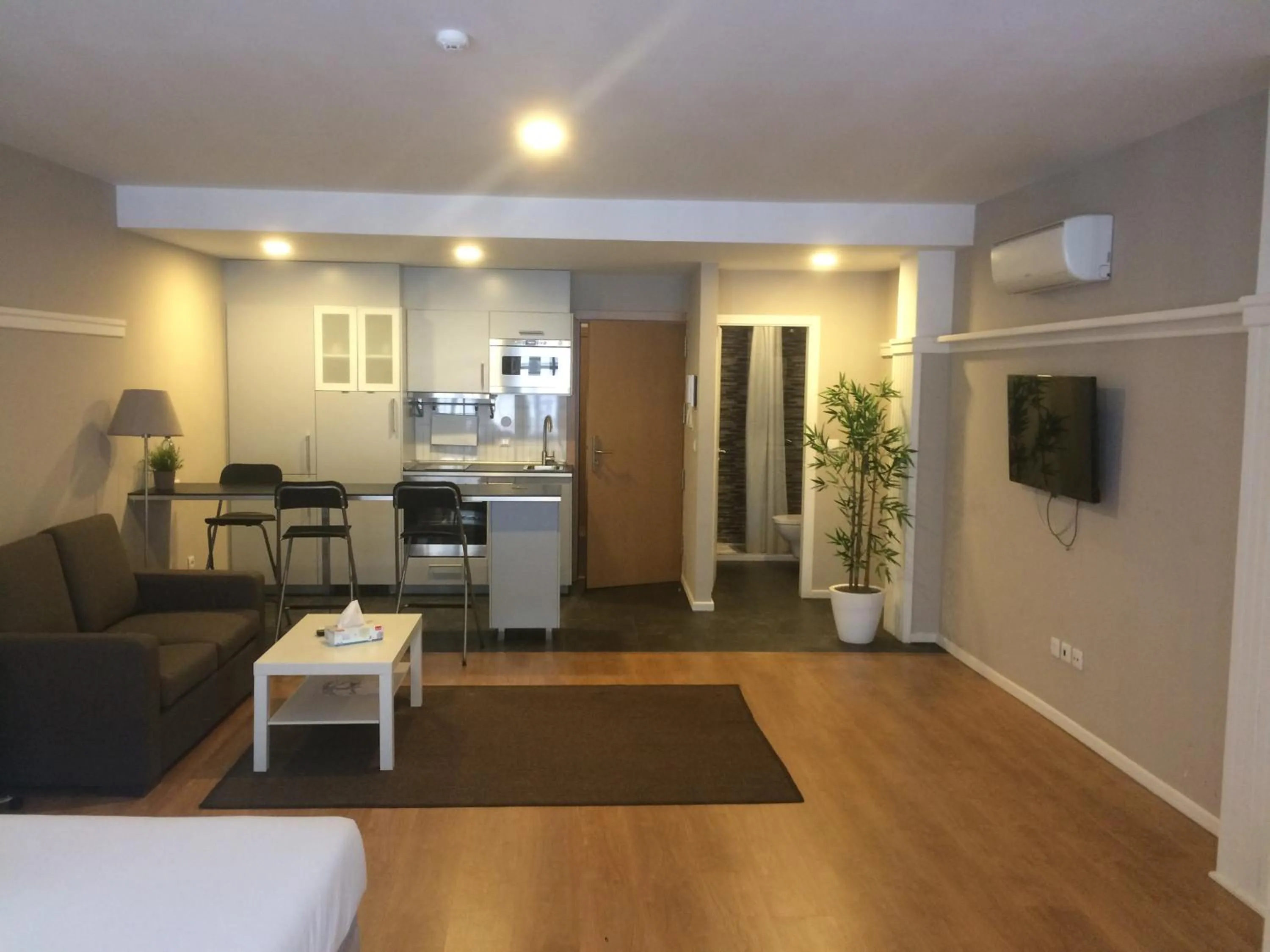 Photo of the whole room in Be Oporto Apartments Clérigos