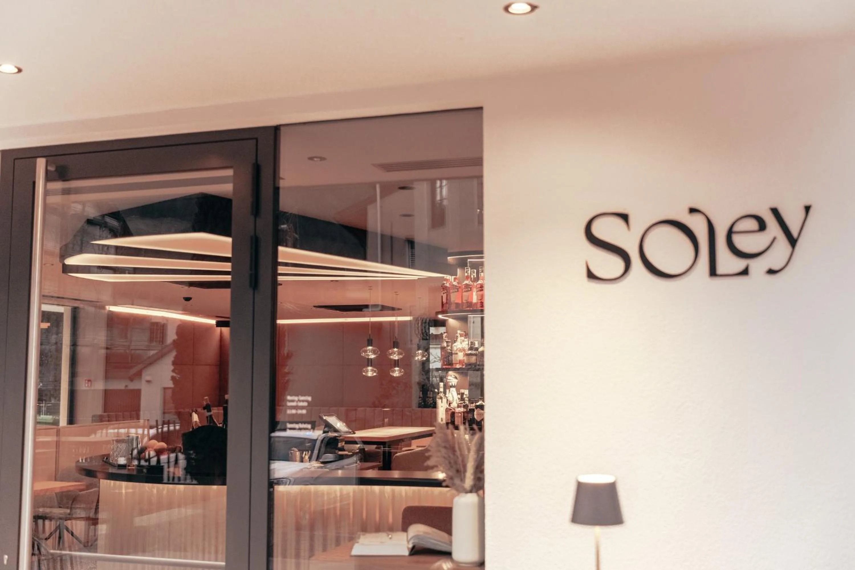 Restaurant/places to eat in Soley Suites - adults only