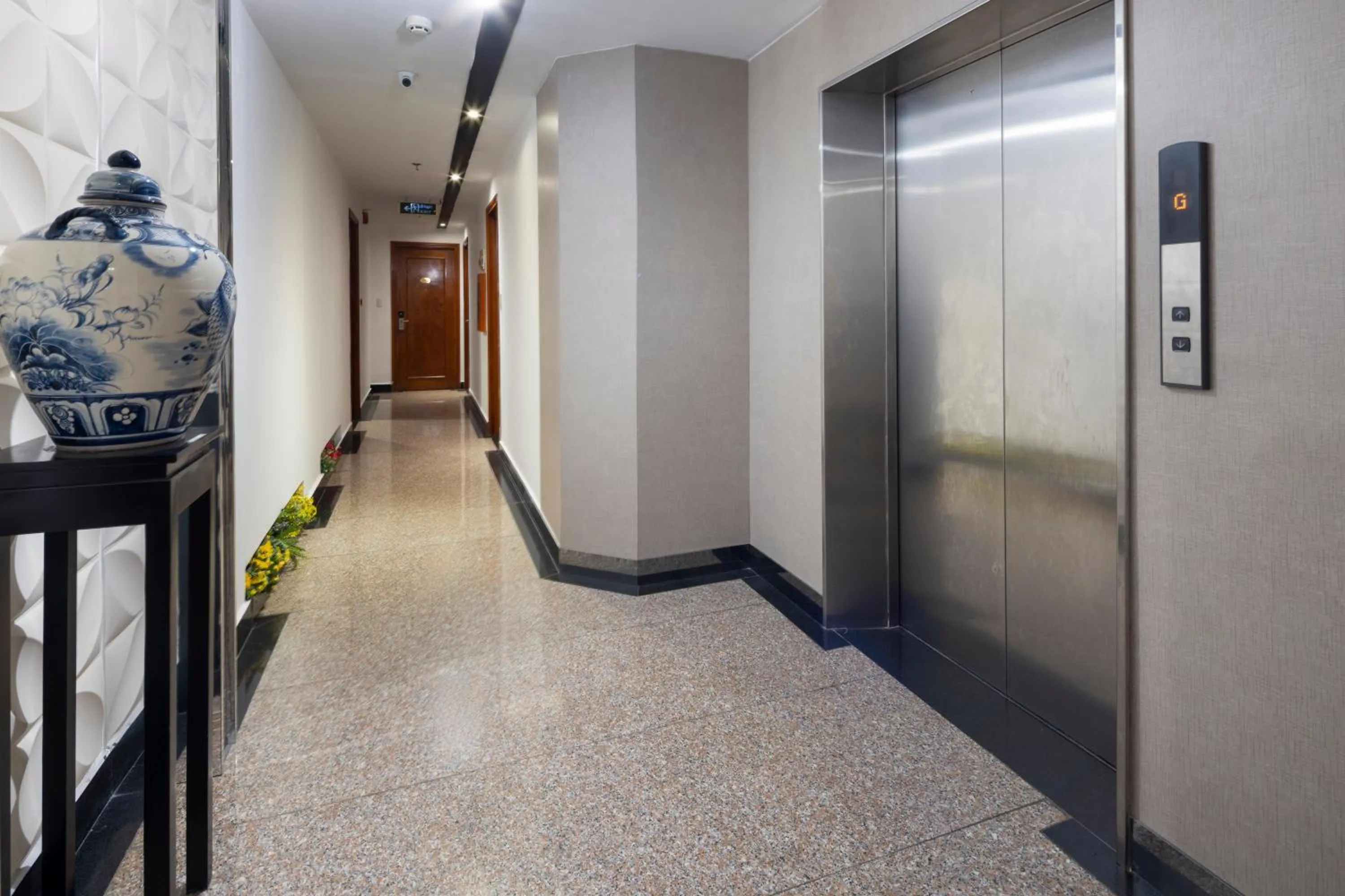 elevator in White Lotus Hotel Saigon