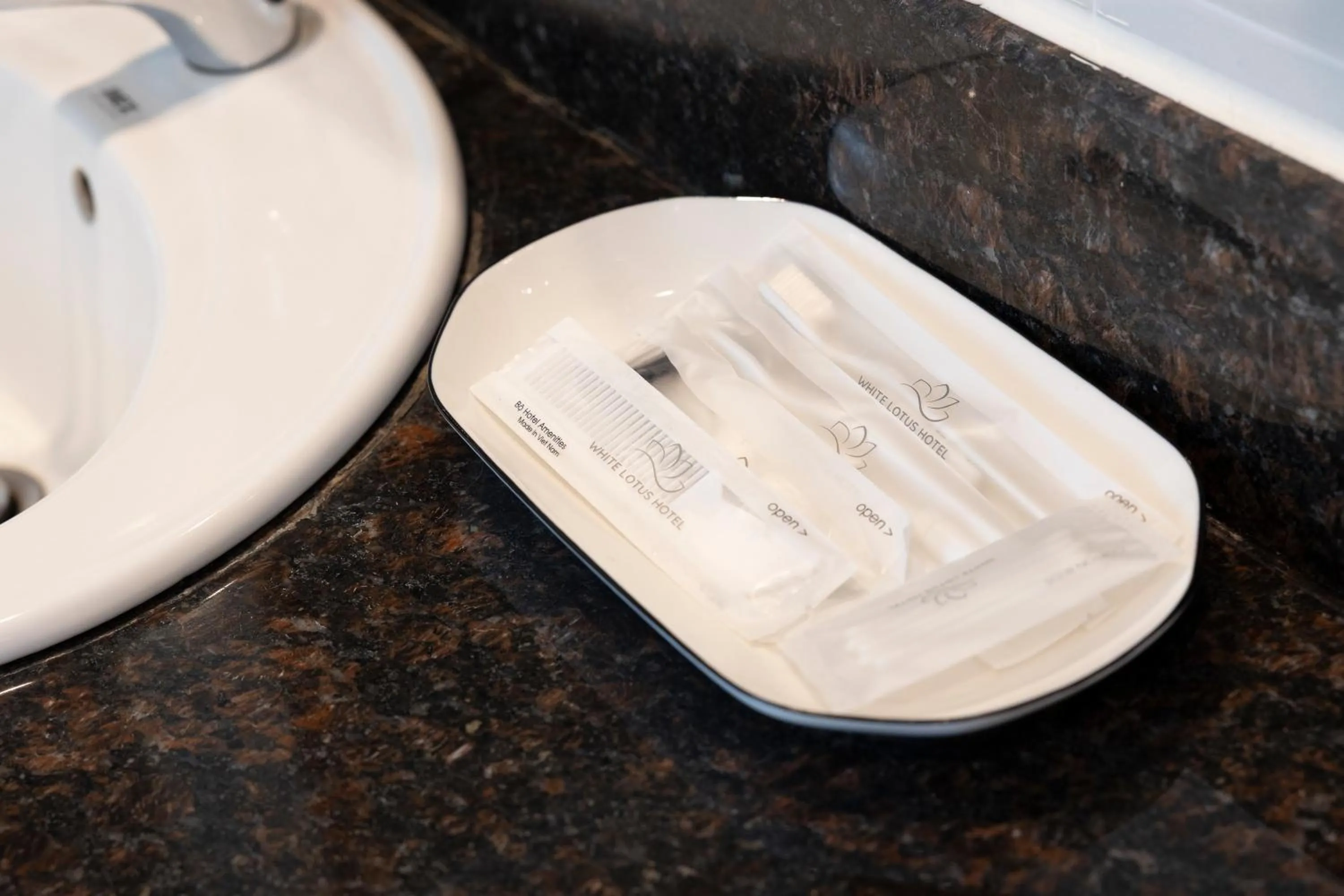 Bathroom in White Lotus Hotel Saigon