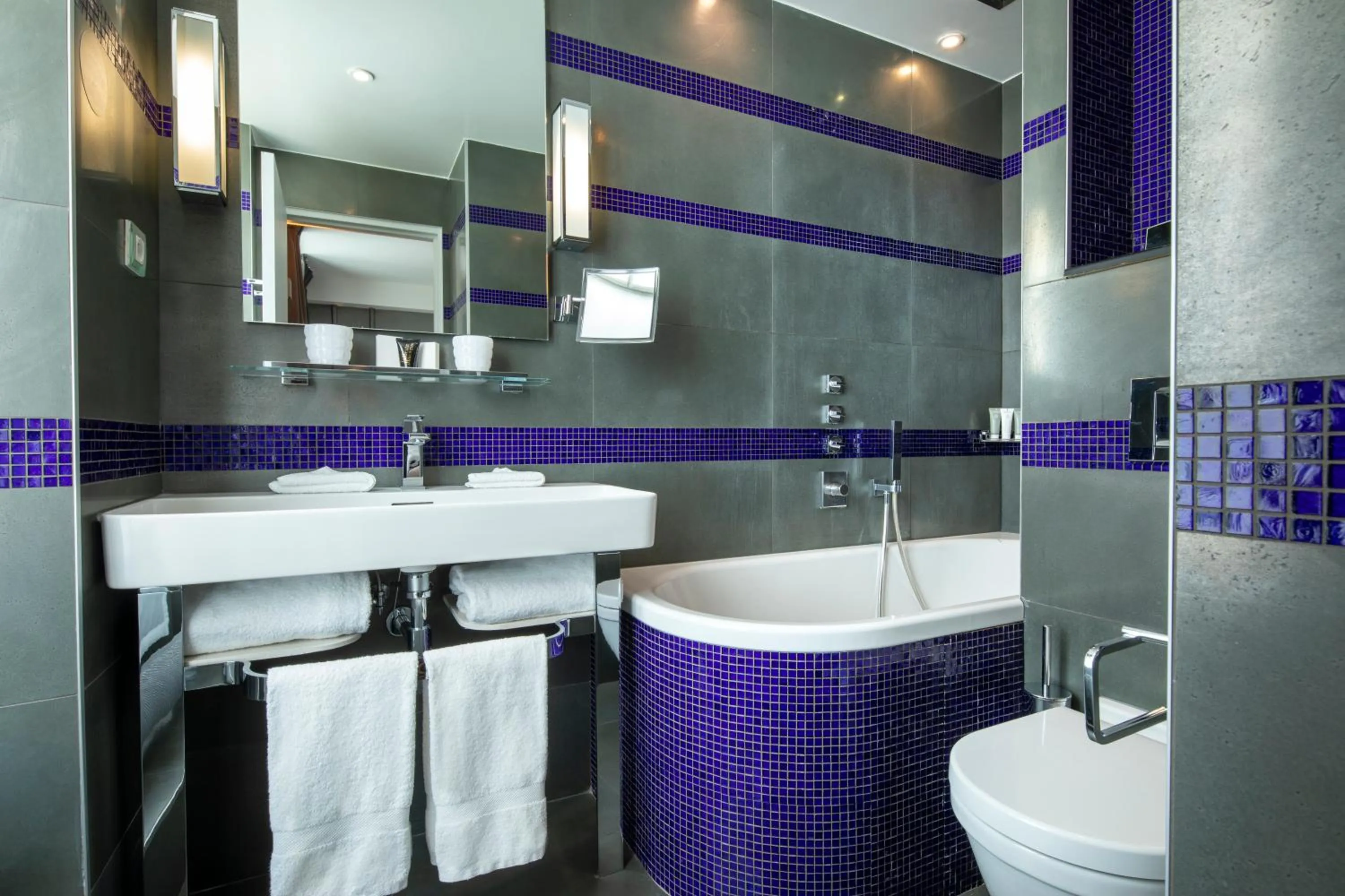 Bathroom in Hôtel Le Pradey