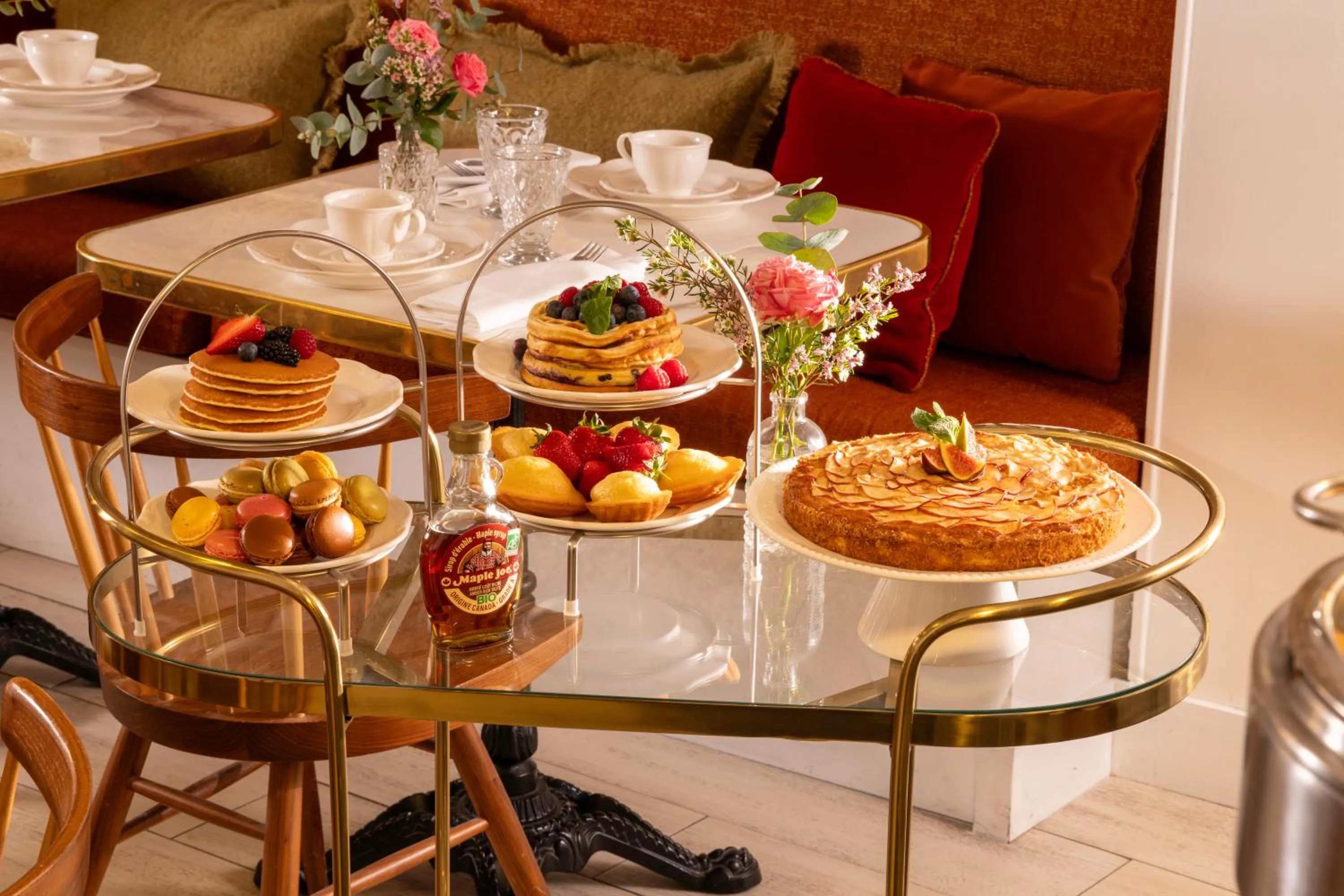 Buffet breakfast in Hôtel Le Pradey