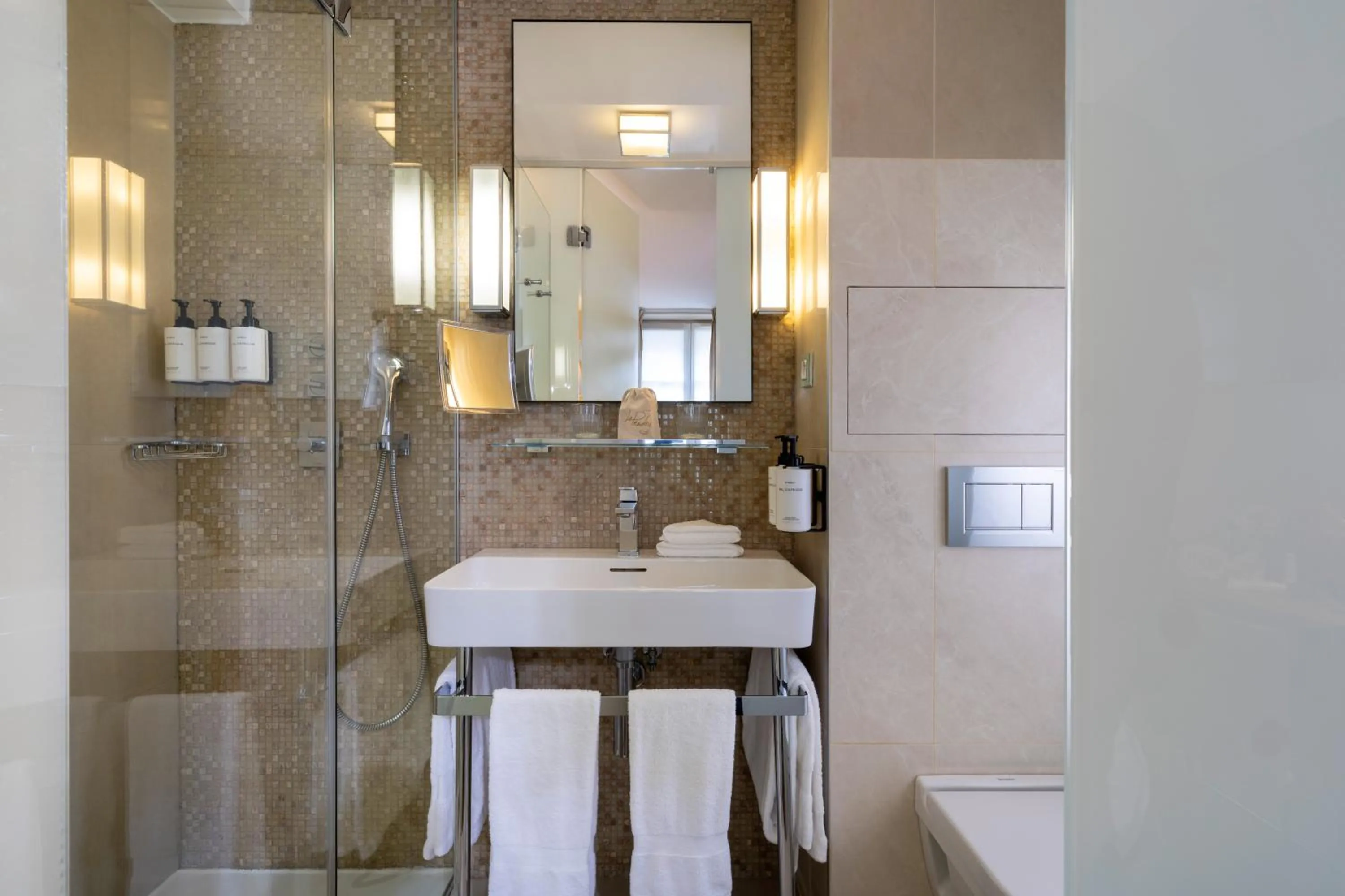 Bathroom in Hôtel Le Pradey