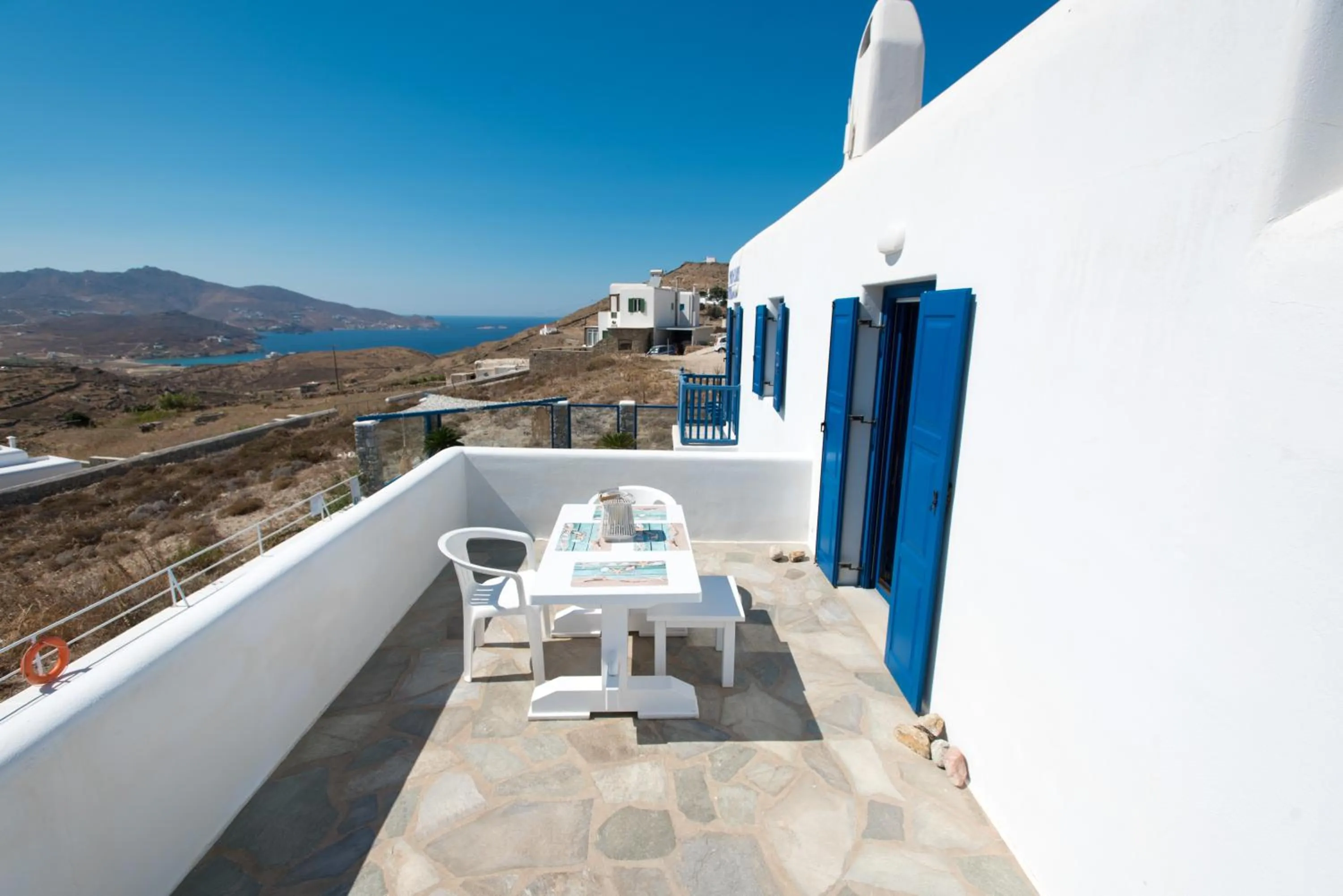 Day in Mykonos Pro-care Suites