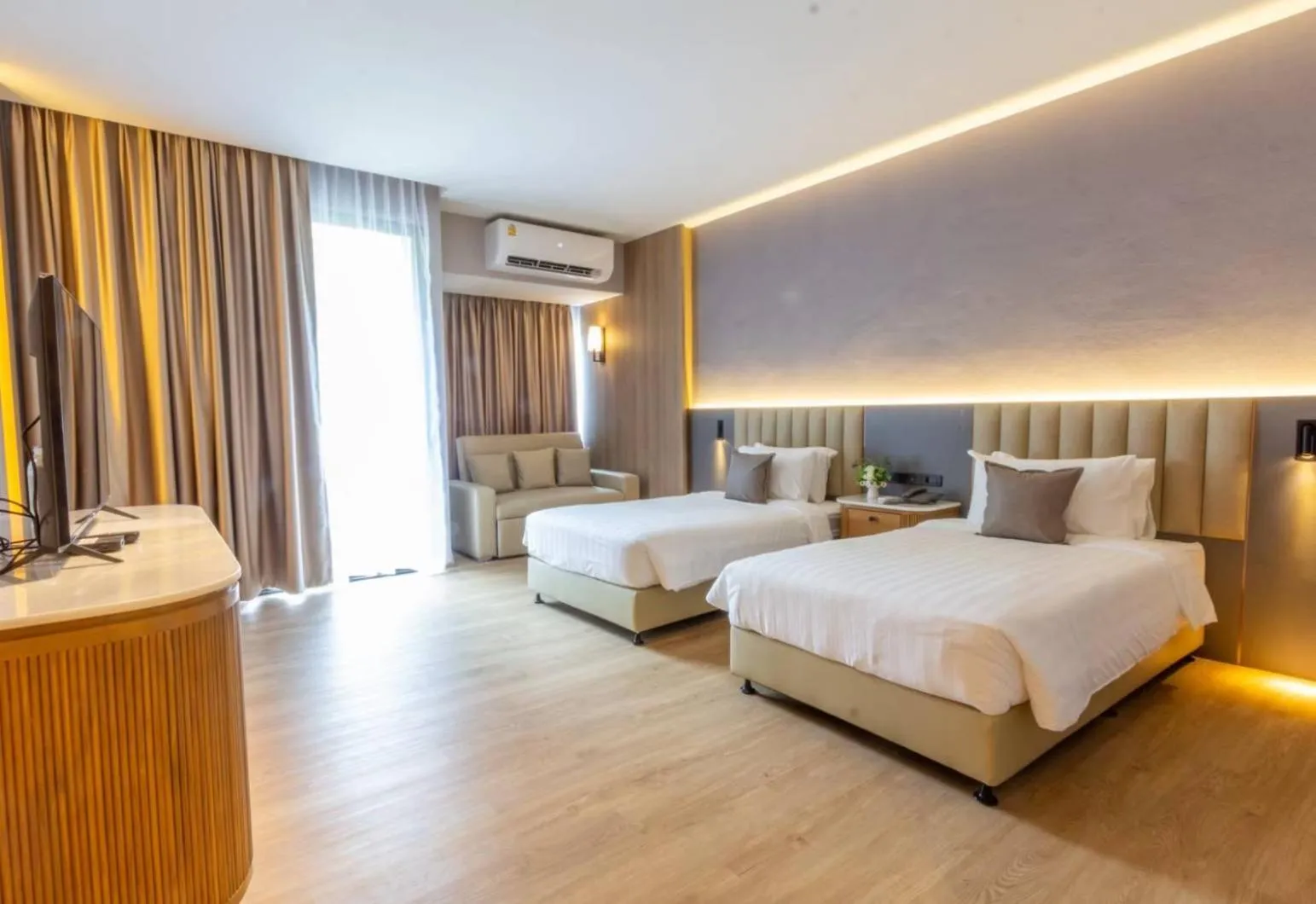 Bed in Gassan Khuntan Golf & Resort