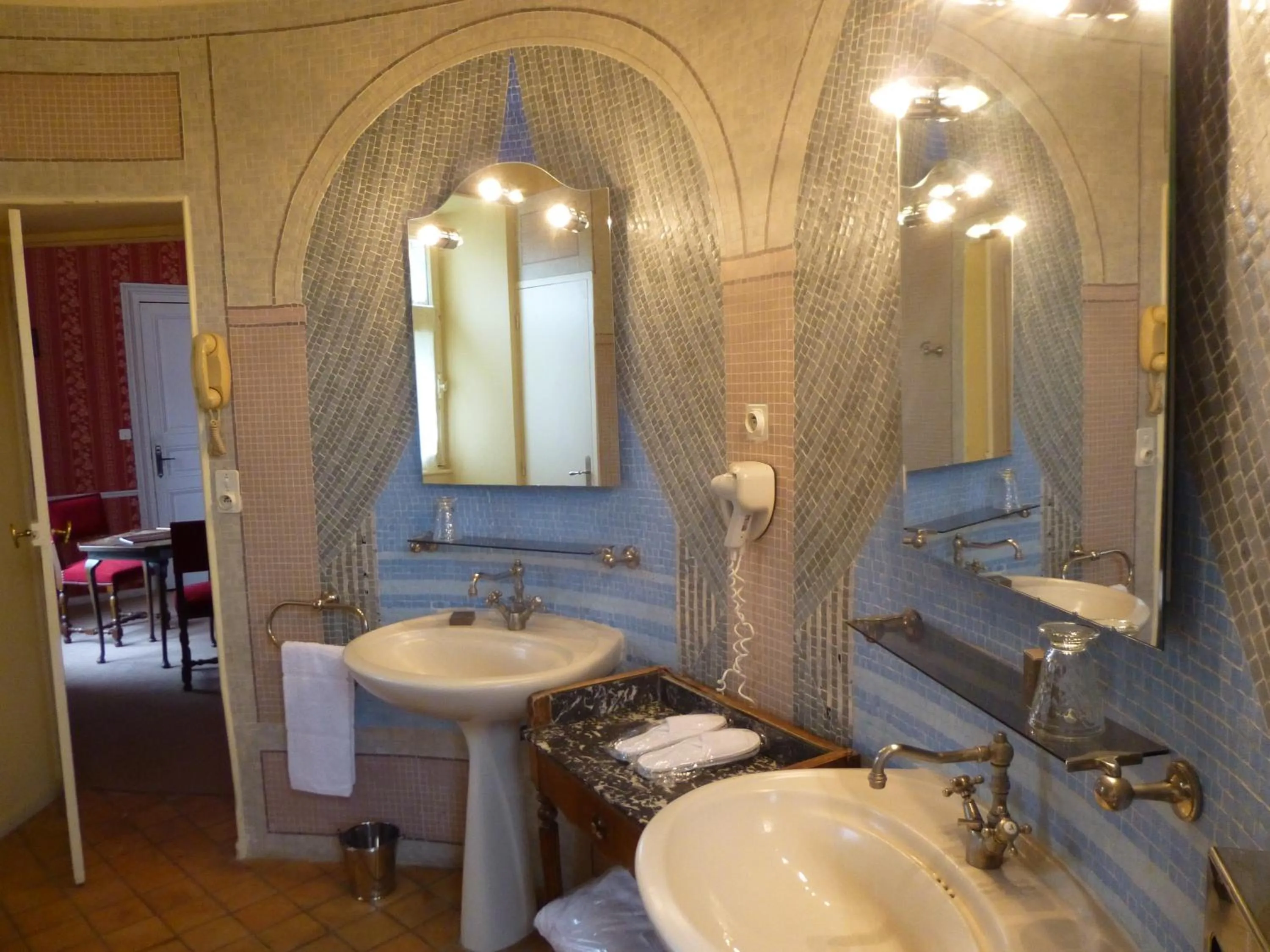 Bathroom in Château de Chissay
