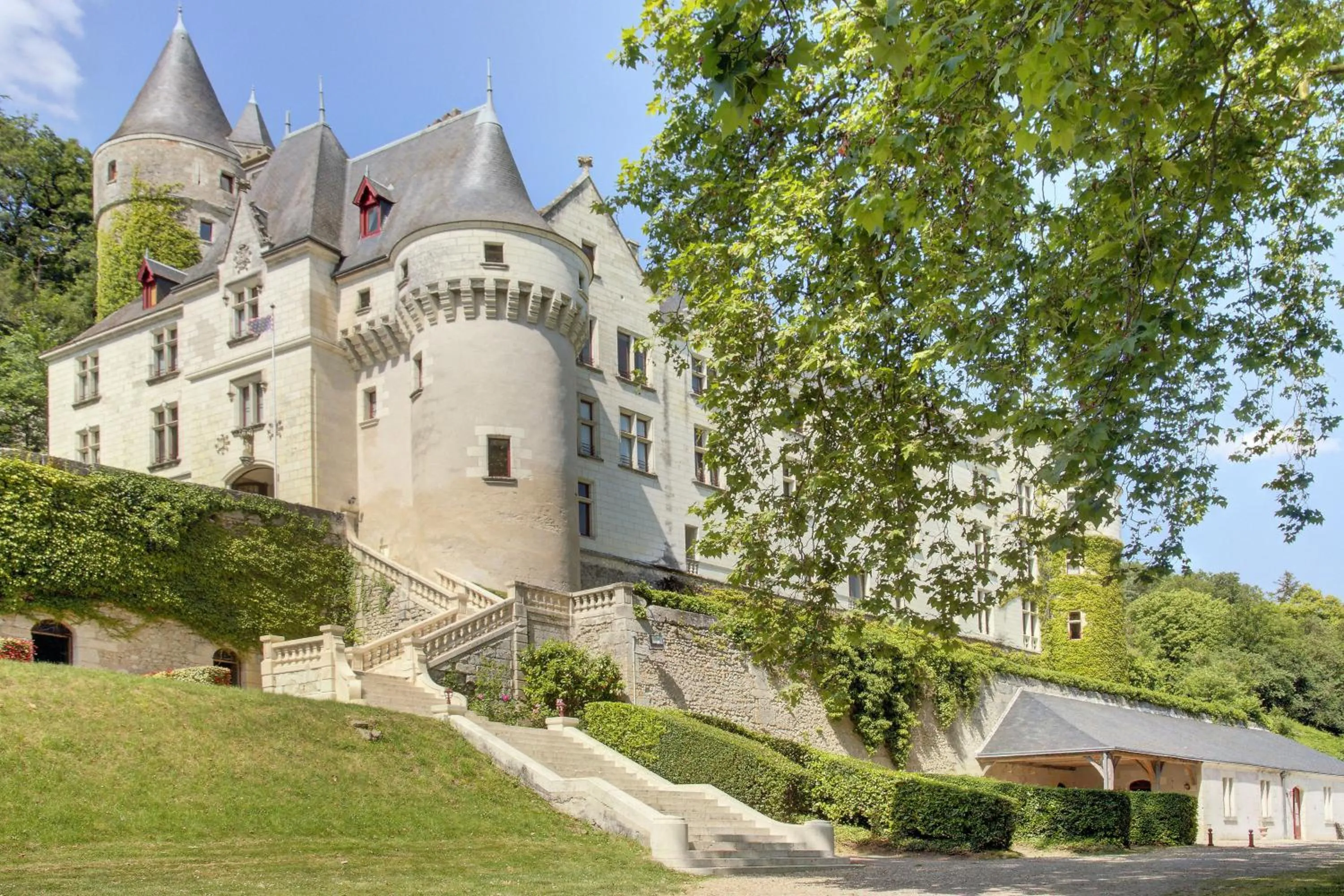 Property building in Château de Chissay