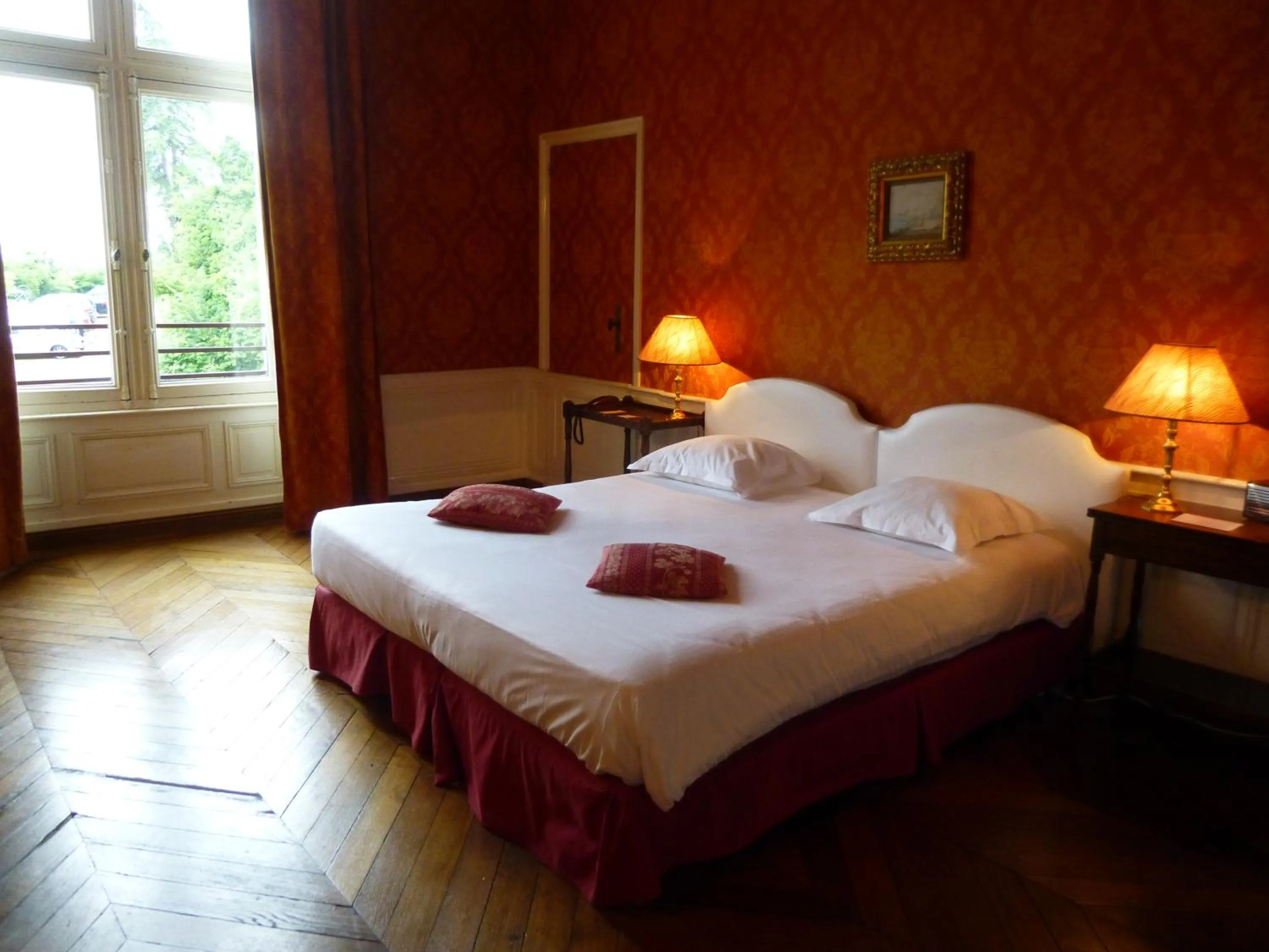 Photo of the whole room, Bed in Château de Chissay