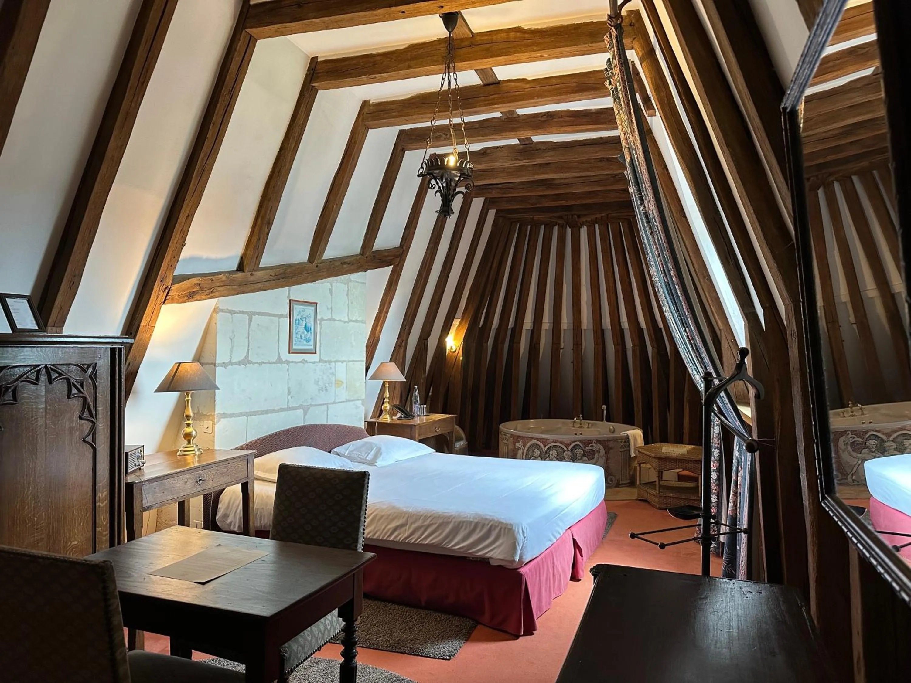 Bed in Château de Chissay