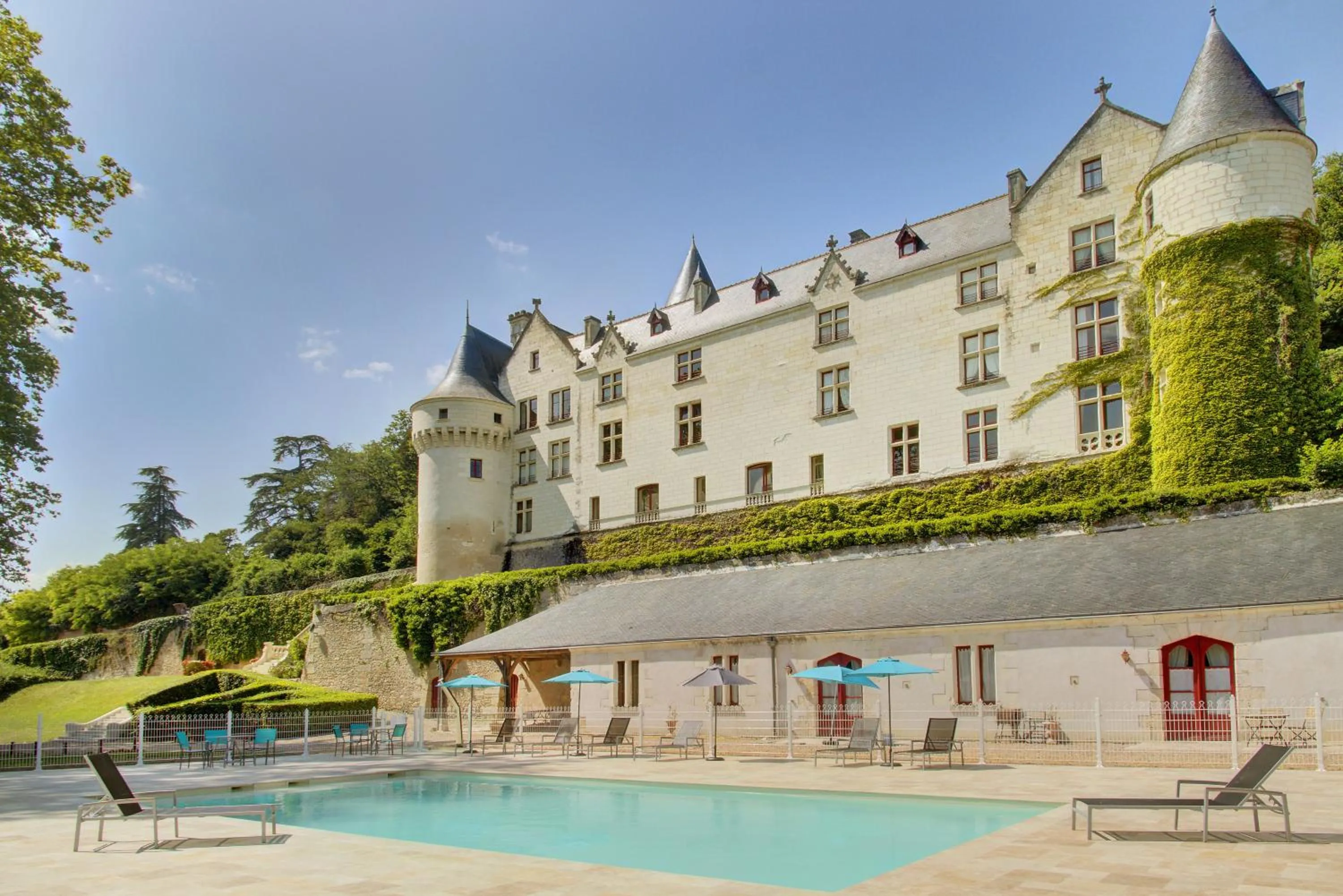 Property building in Château de Chissay