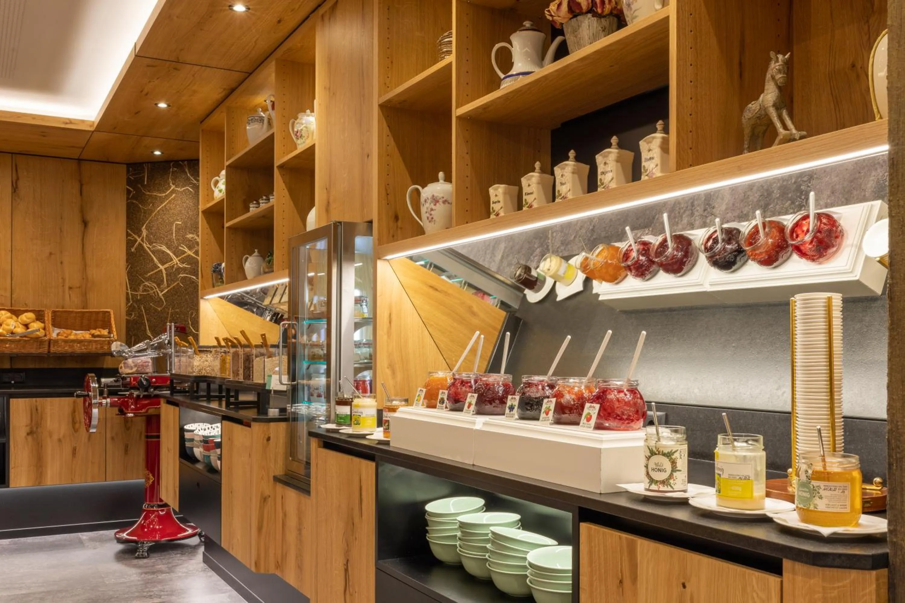 Buffet breakfast in Der Rindererhof