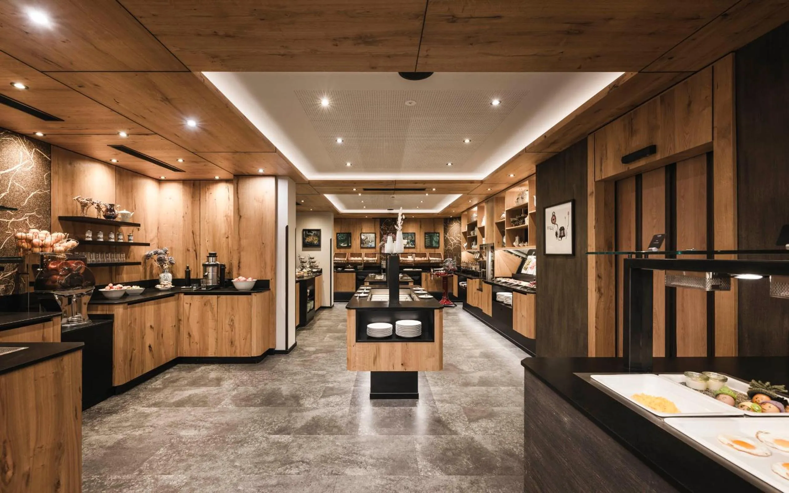 Buffet breakfast in VALARA Alpine Art Hotel