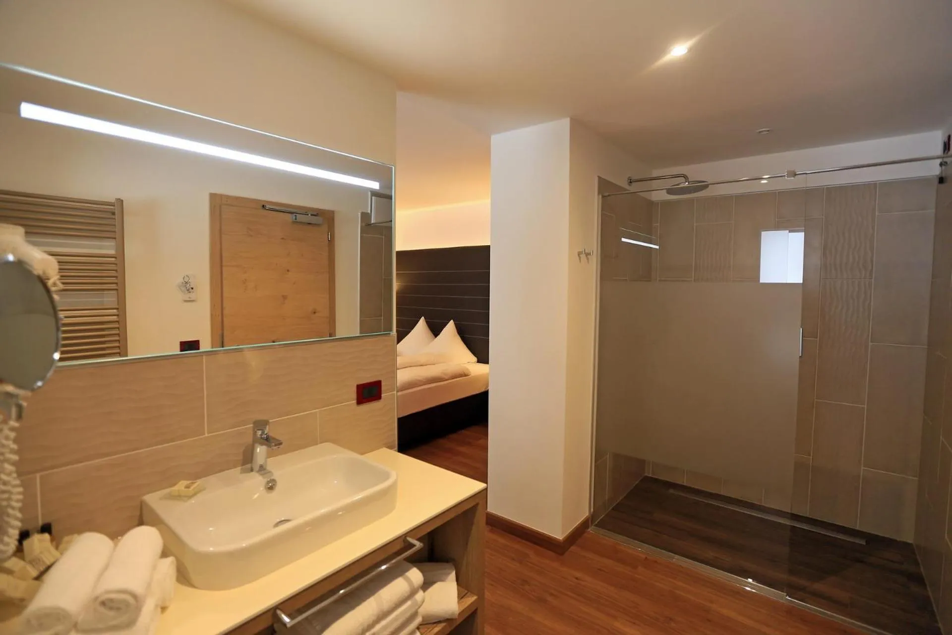 Shower in Hotel Astoria