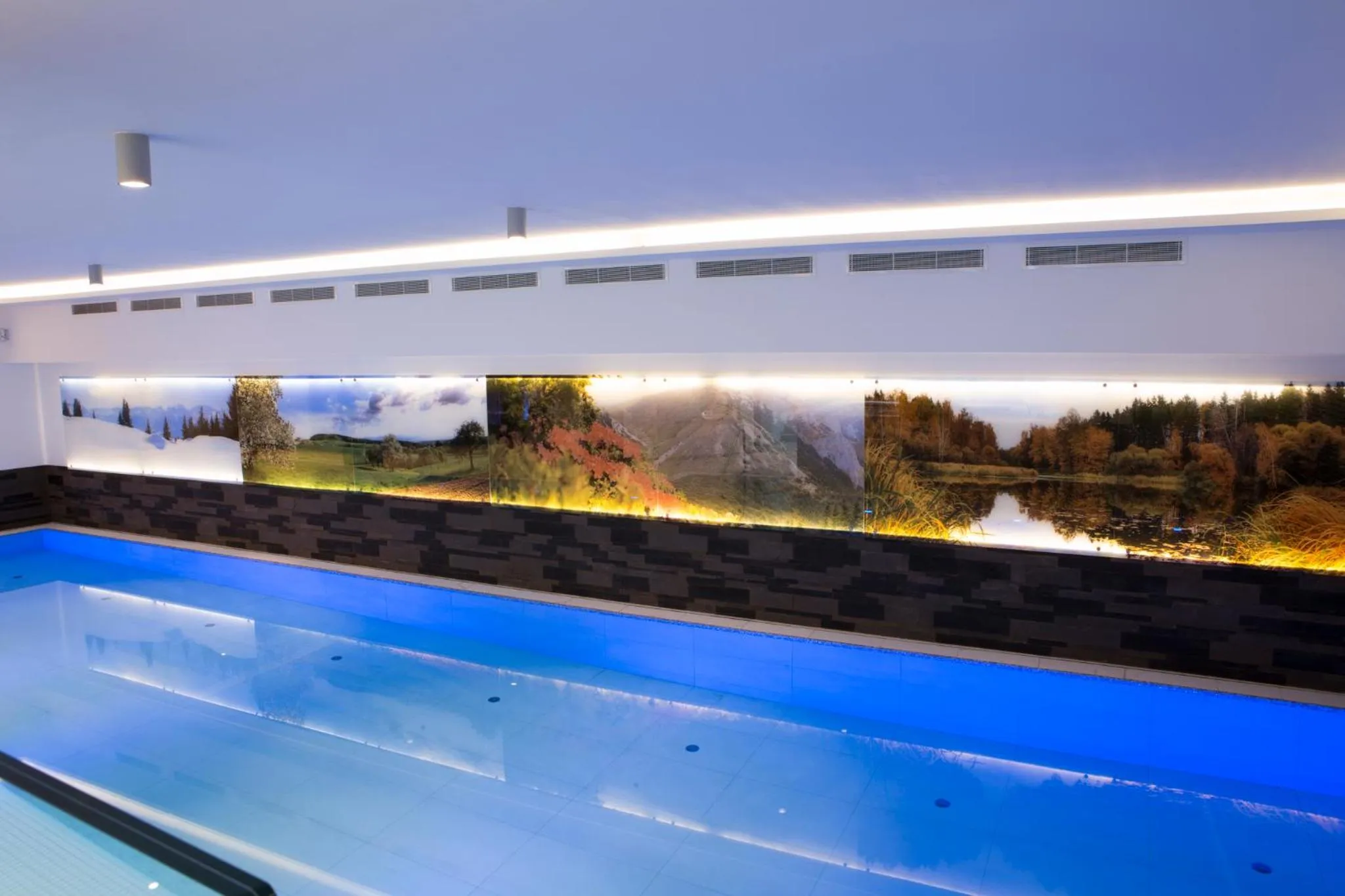 Swimming pool in Hotel Astoria