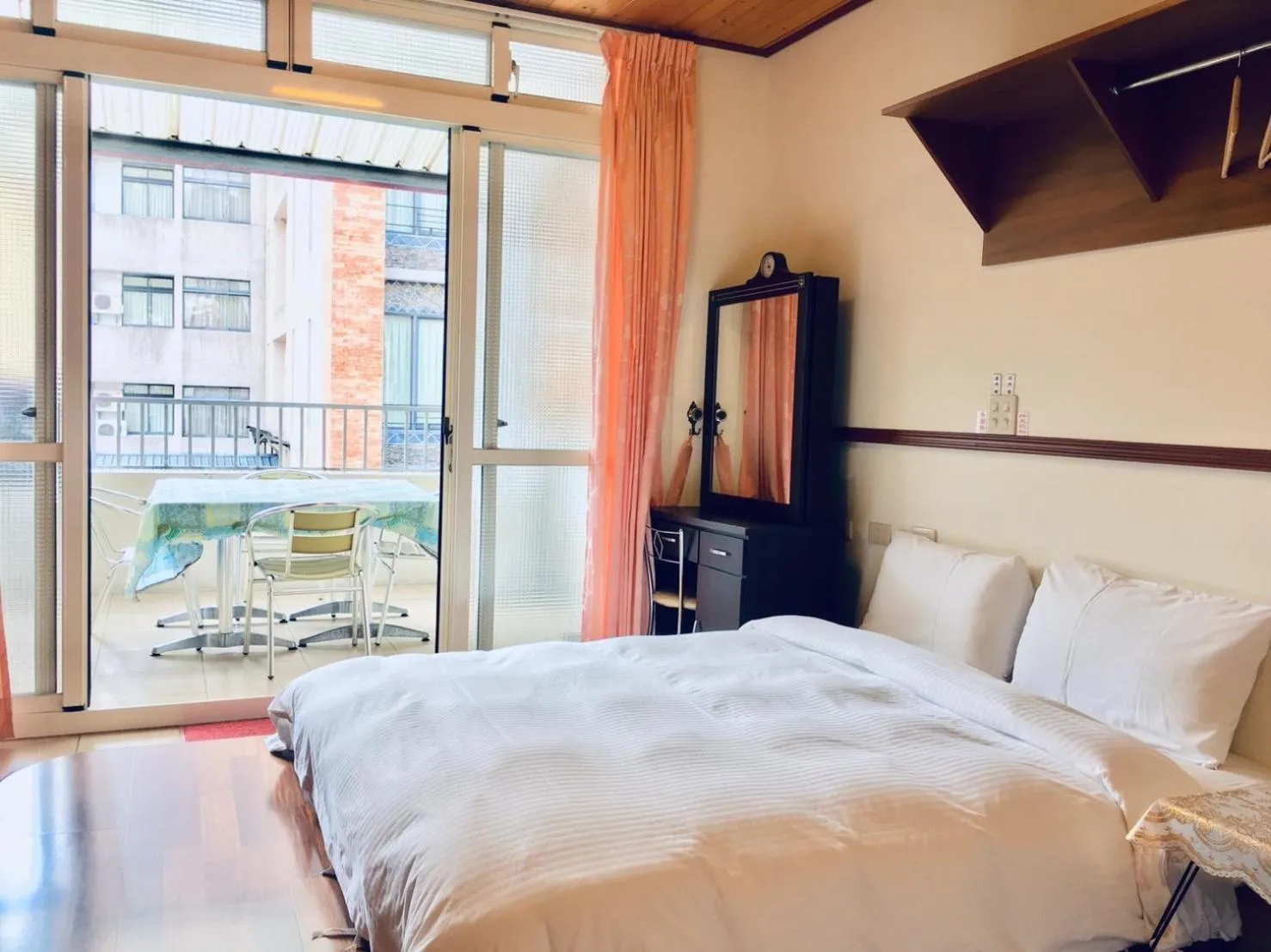 Bed in Sun Moon Beauty