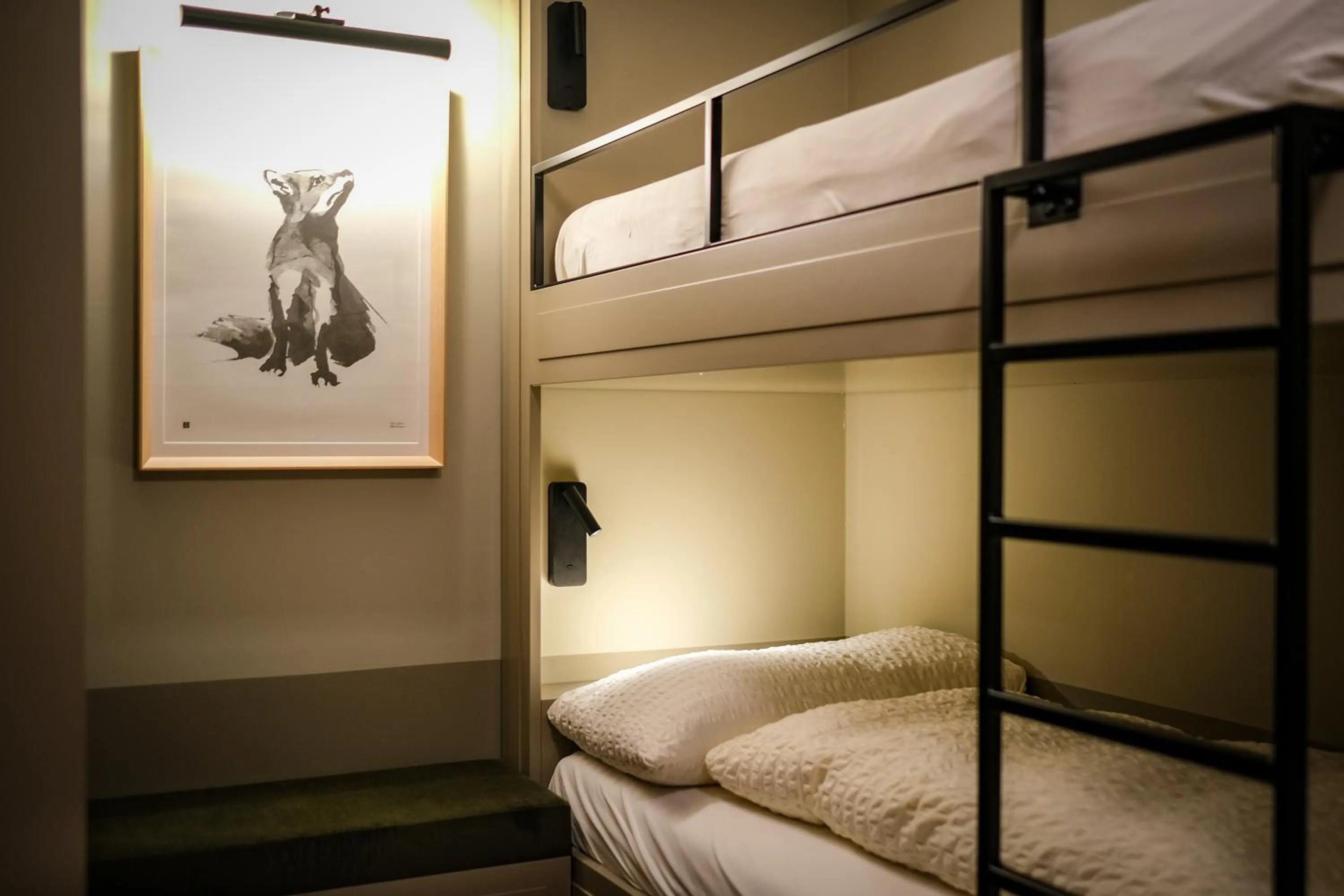 bunk bed, Bed in Mountain Paradise