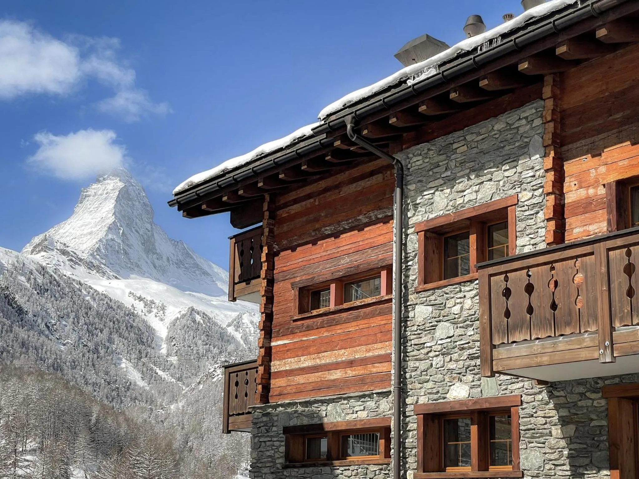 Property building in Mountain Paradise