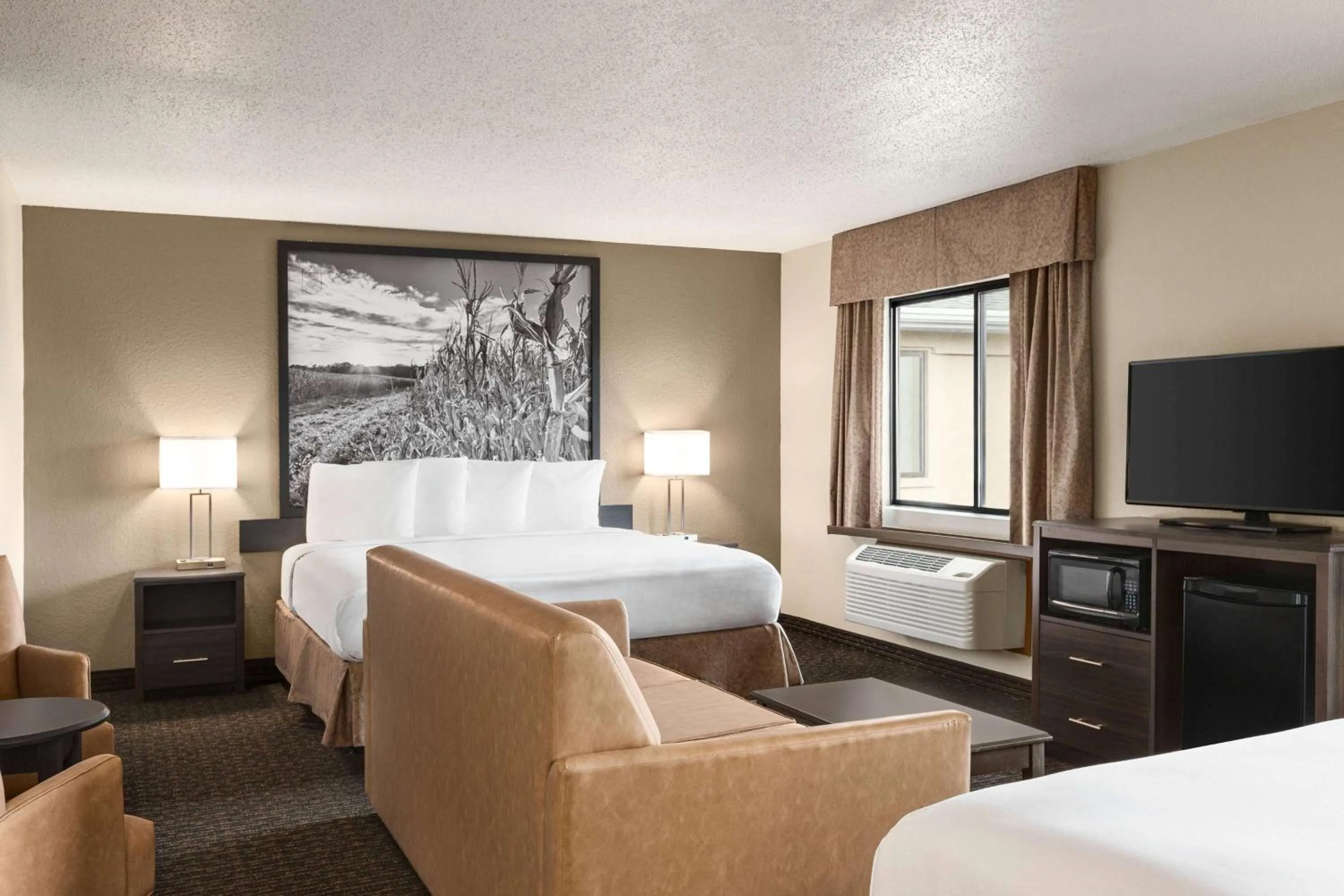 Bed in Super 8 by Wyndham Lincoln North