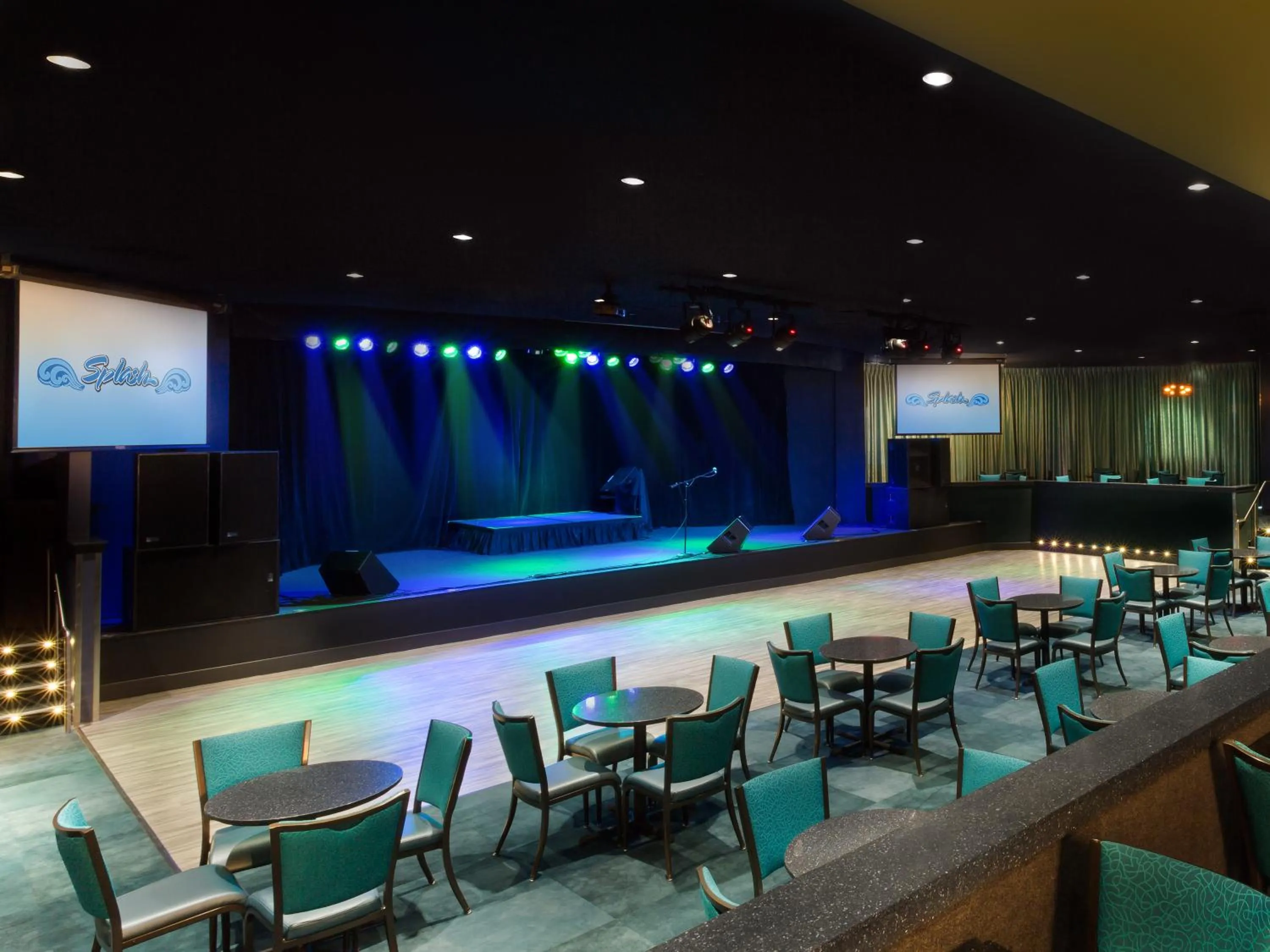 Lounge or bar in Aquarius Casino Resort