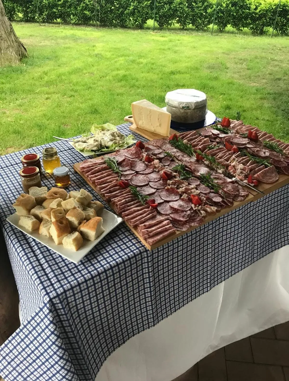 Food and drinks in Cascina cattabreghetta