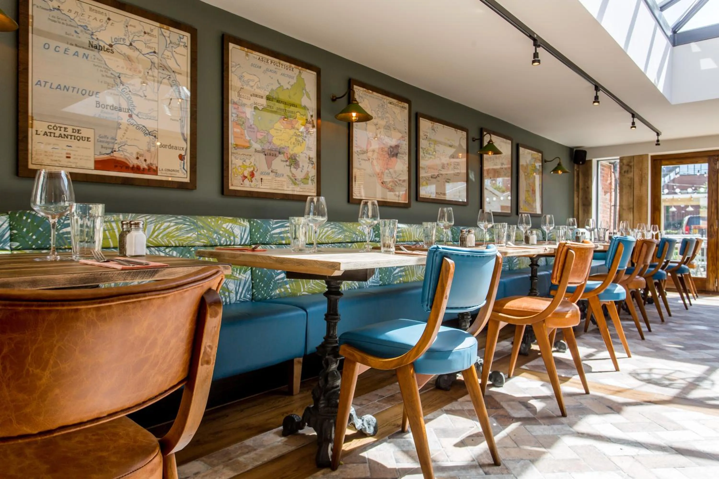 Restaurant/places to eat in The Dolphin