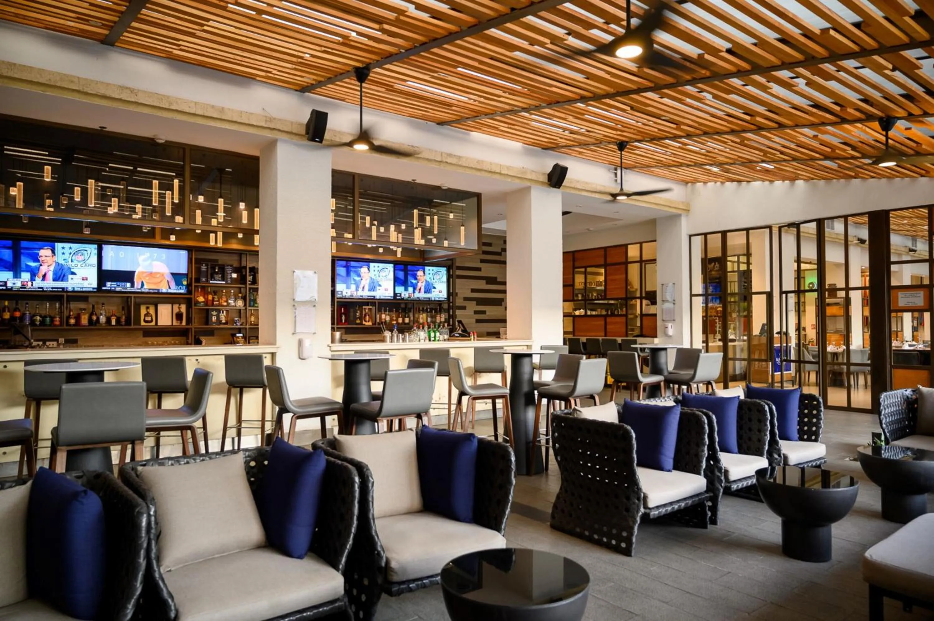 Lounge or bar in Real Intercontinental Metrocentro Managua by IHG