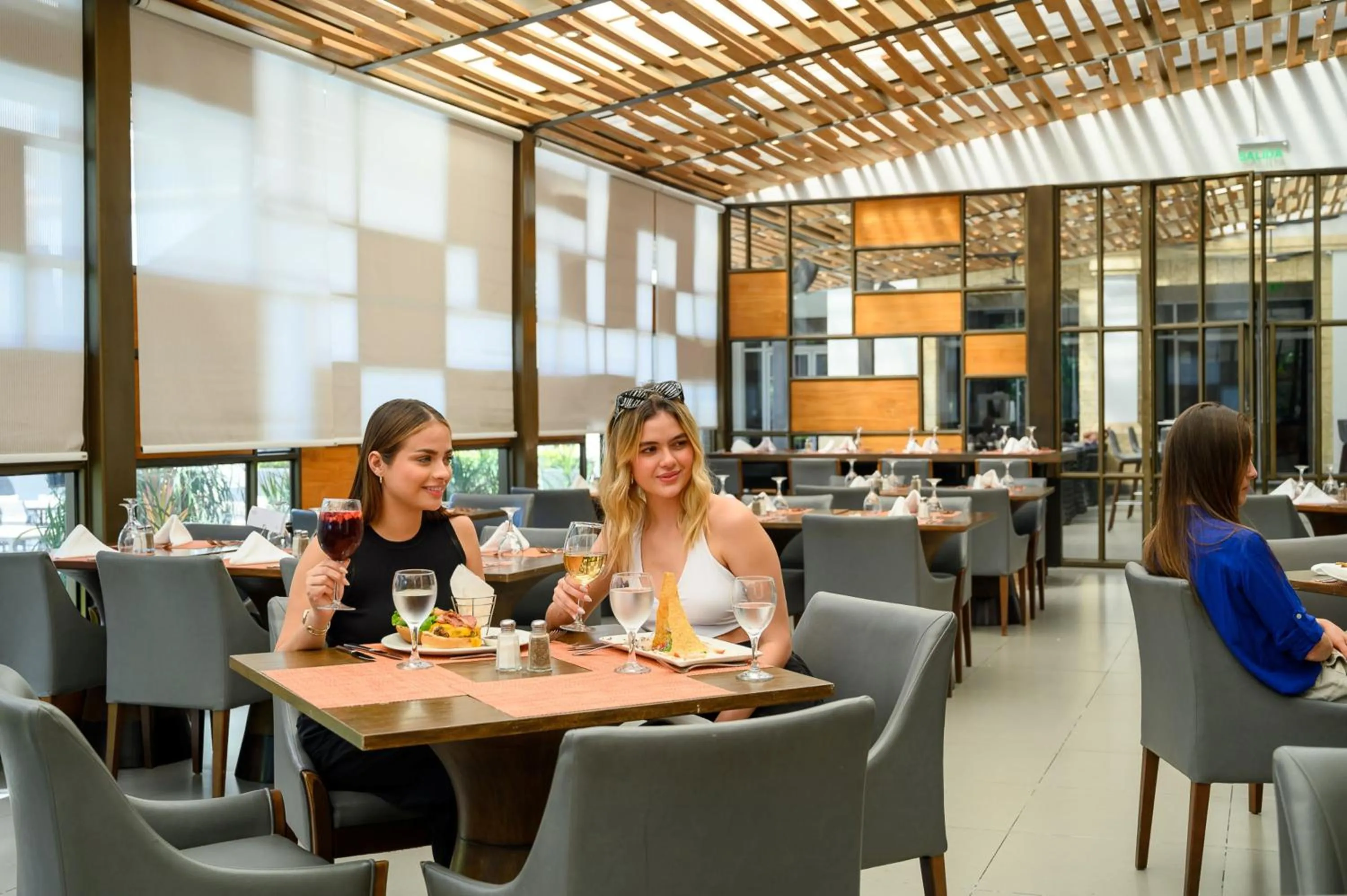 Restaurant/places to eat in Real Intercontinental Metrocentro Managua by IHG