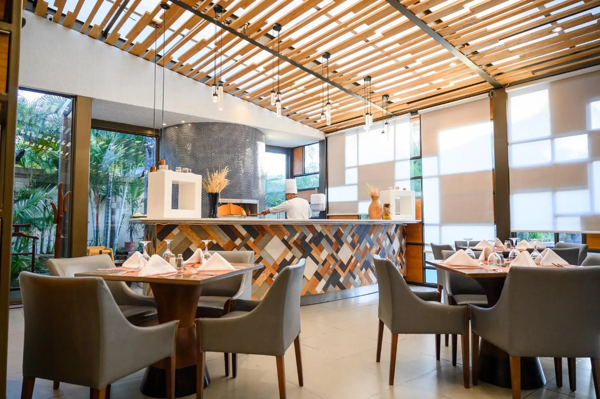 Restaurant/places to eat in Real Intercontinental Metrocentro Managua by IHG