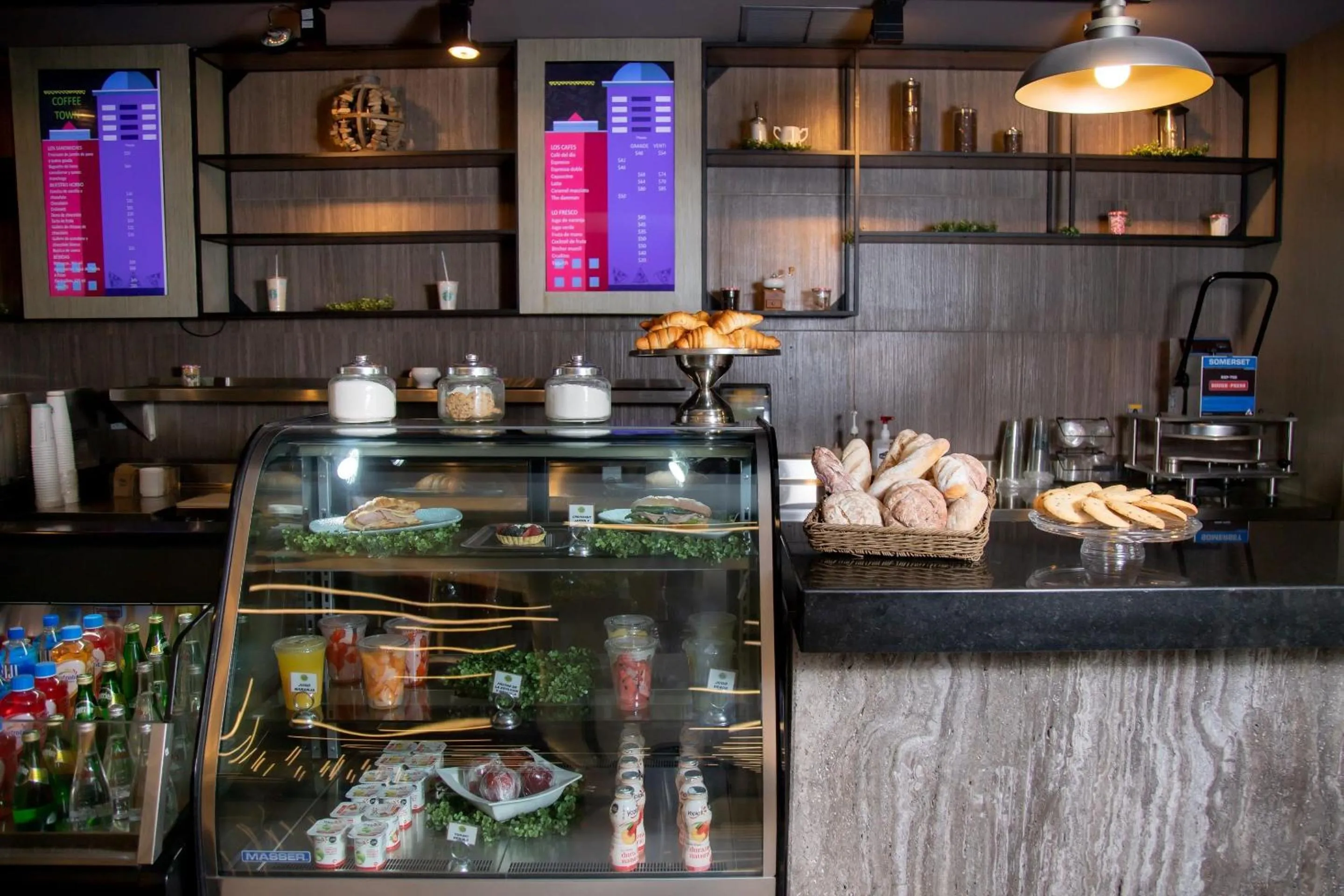 Coffee/tea facilities in Camino Real Fashion Drive Monterrey