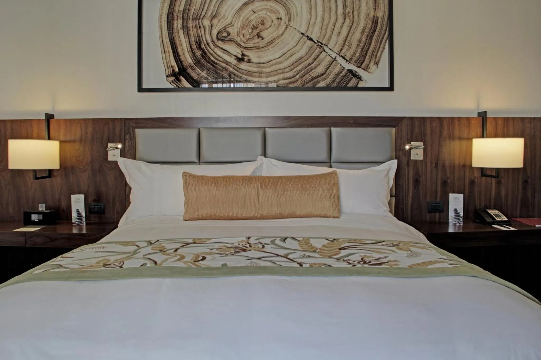 Photo of the whole room, Bed in Intercontinental Real Guatemala by IHG