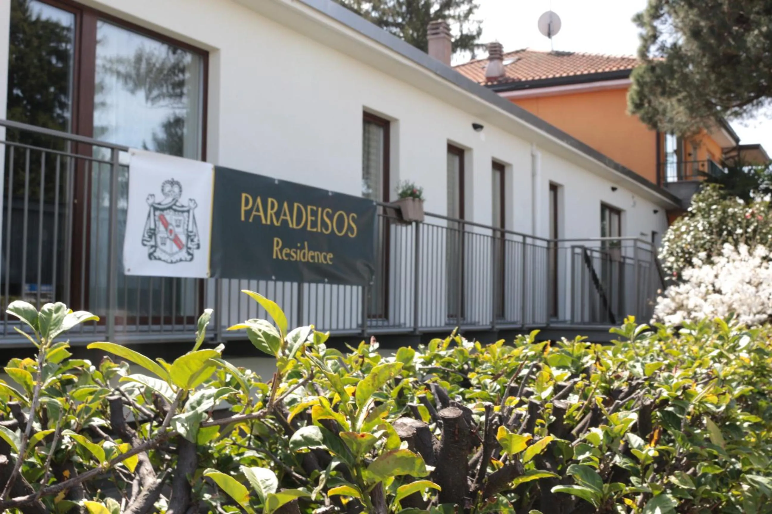 Spring in Paradeisos Residence Sas