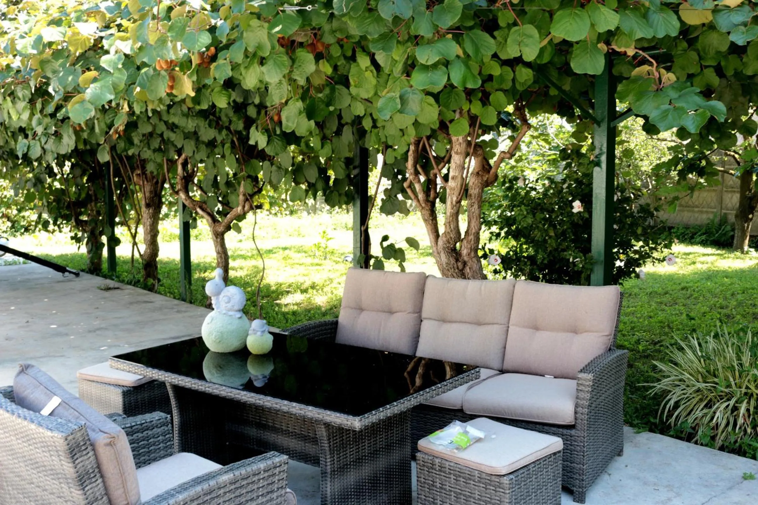 Property building in Paradeisos Residence Sas