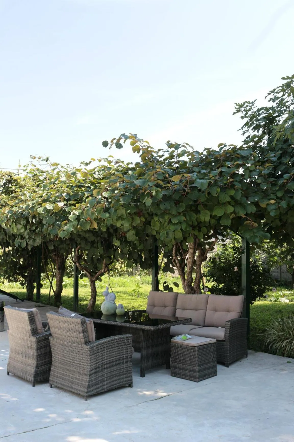 Property building in Paradeisos Residence Sas