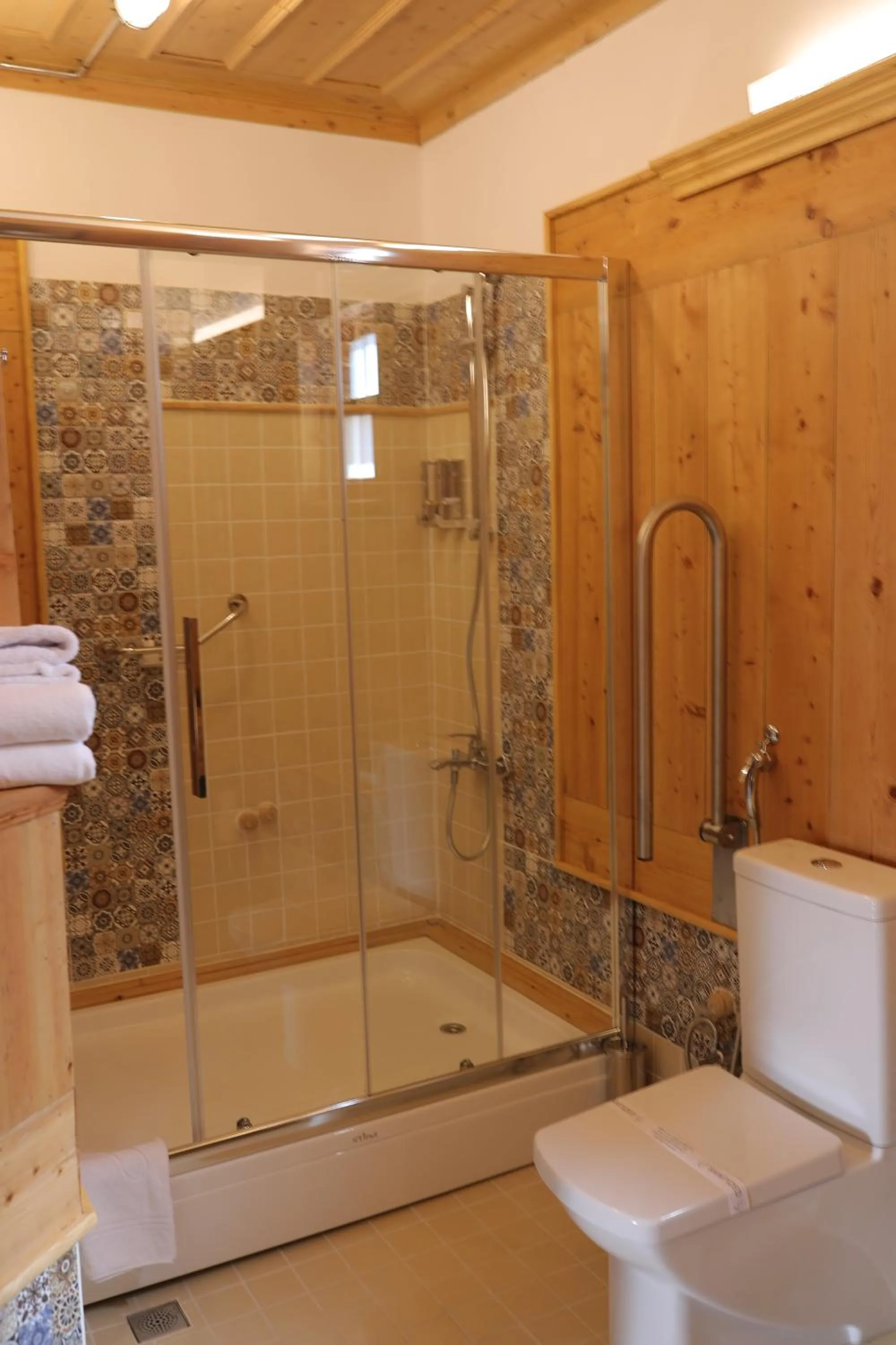 Shower in Melekli Konak