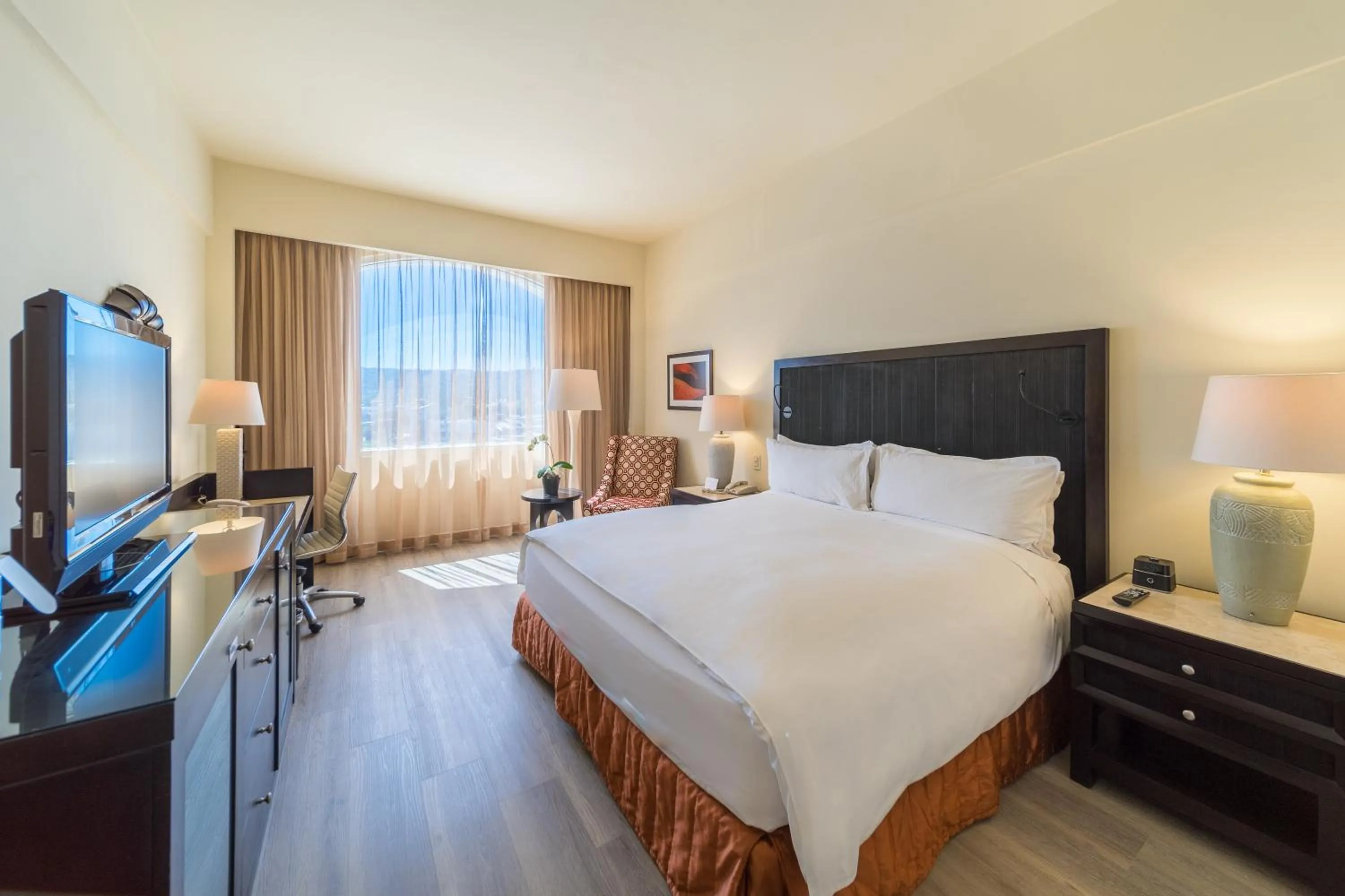 Photo of the whole room, Bed in Real Intercontinental San Salvador by IHG