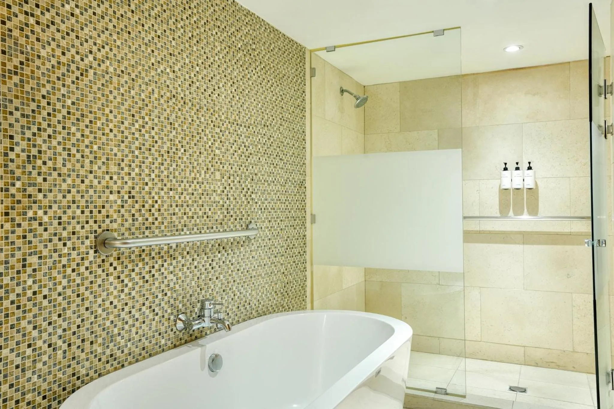 Photo of the whole room in Real Intercontinental San Salvador by IHG