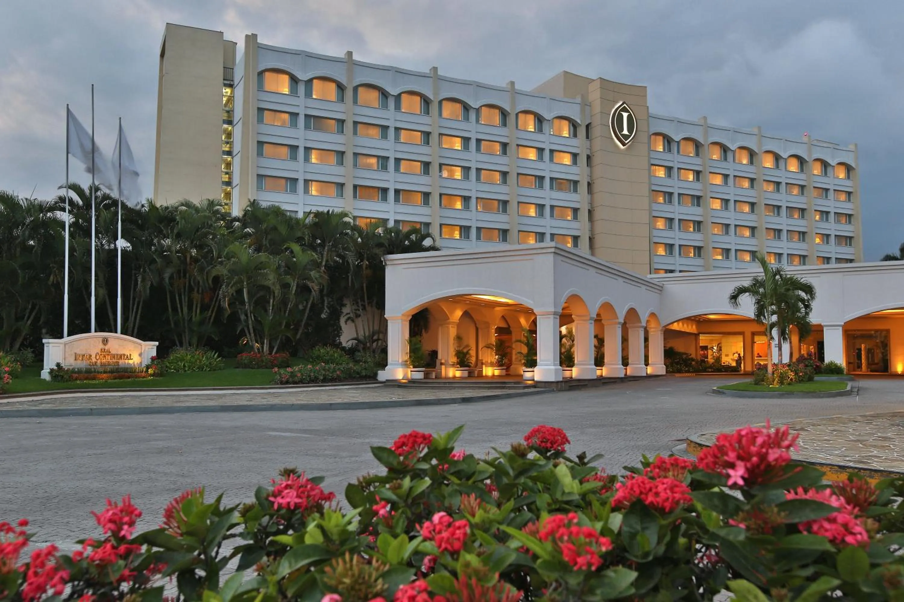 Property building in Real Intercontinental San Salvador by IHG