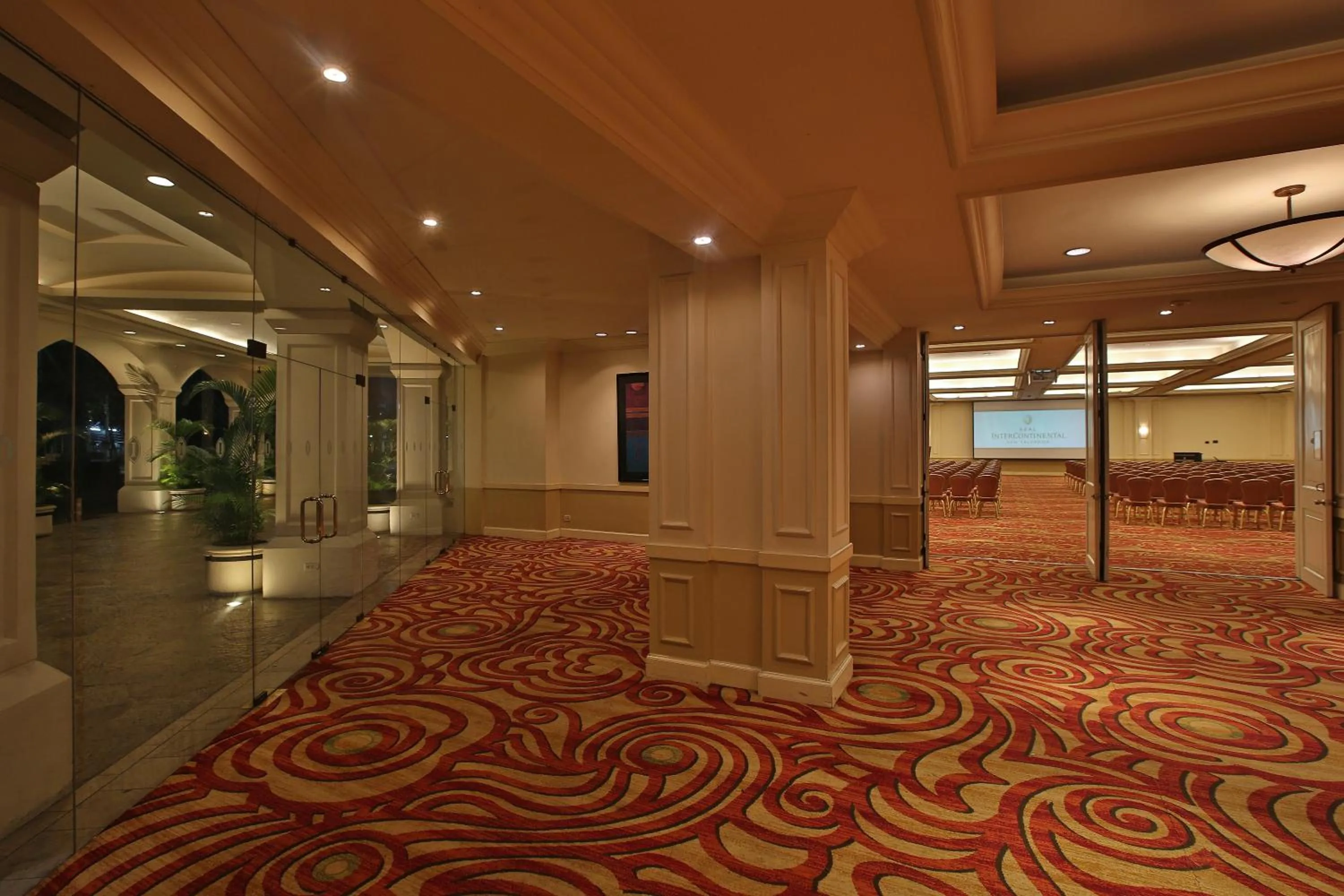 TV and multimedia in Real Intercontinental San Salvador by IHG