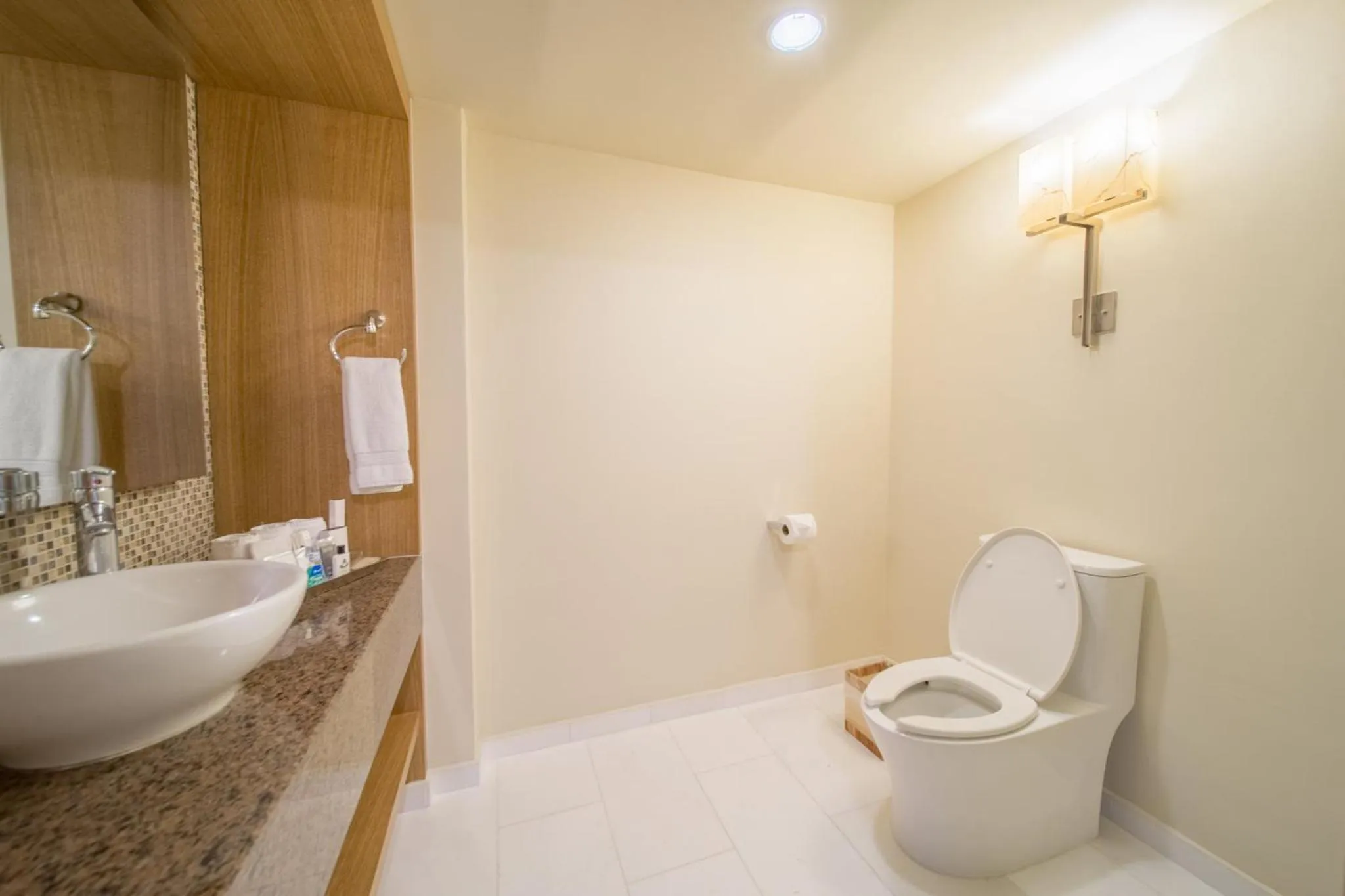 Bathroom in Real Intercontinental San Salvador by IHG