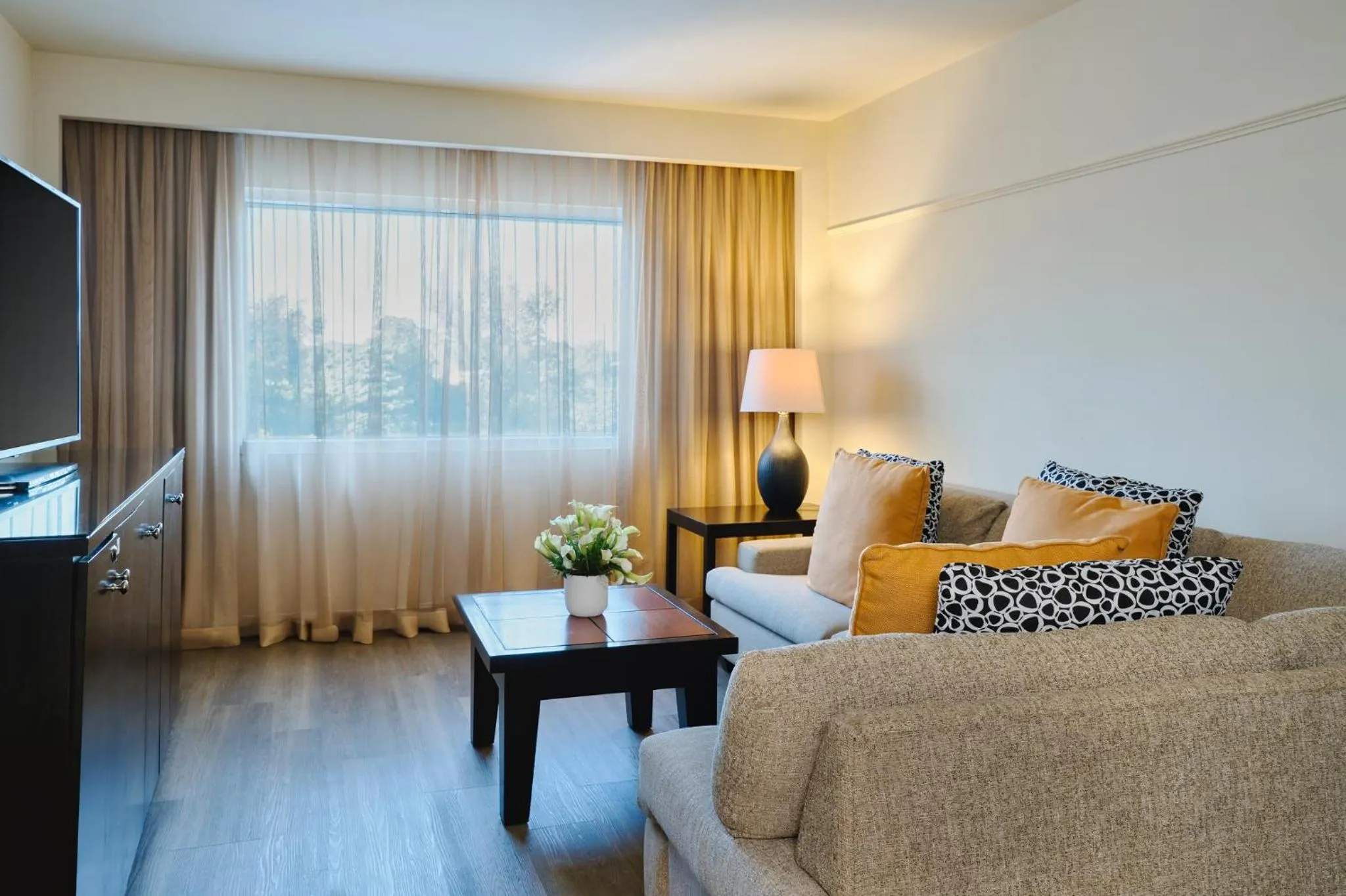 Photo of the whole room, Bed in Real Intercontinental San Salvador by IHG