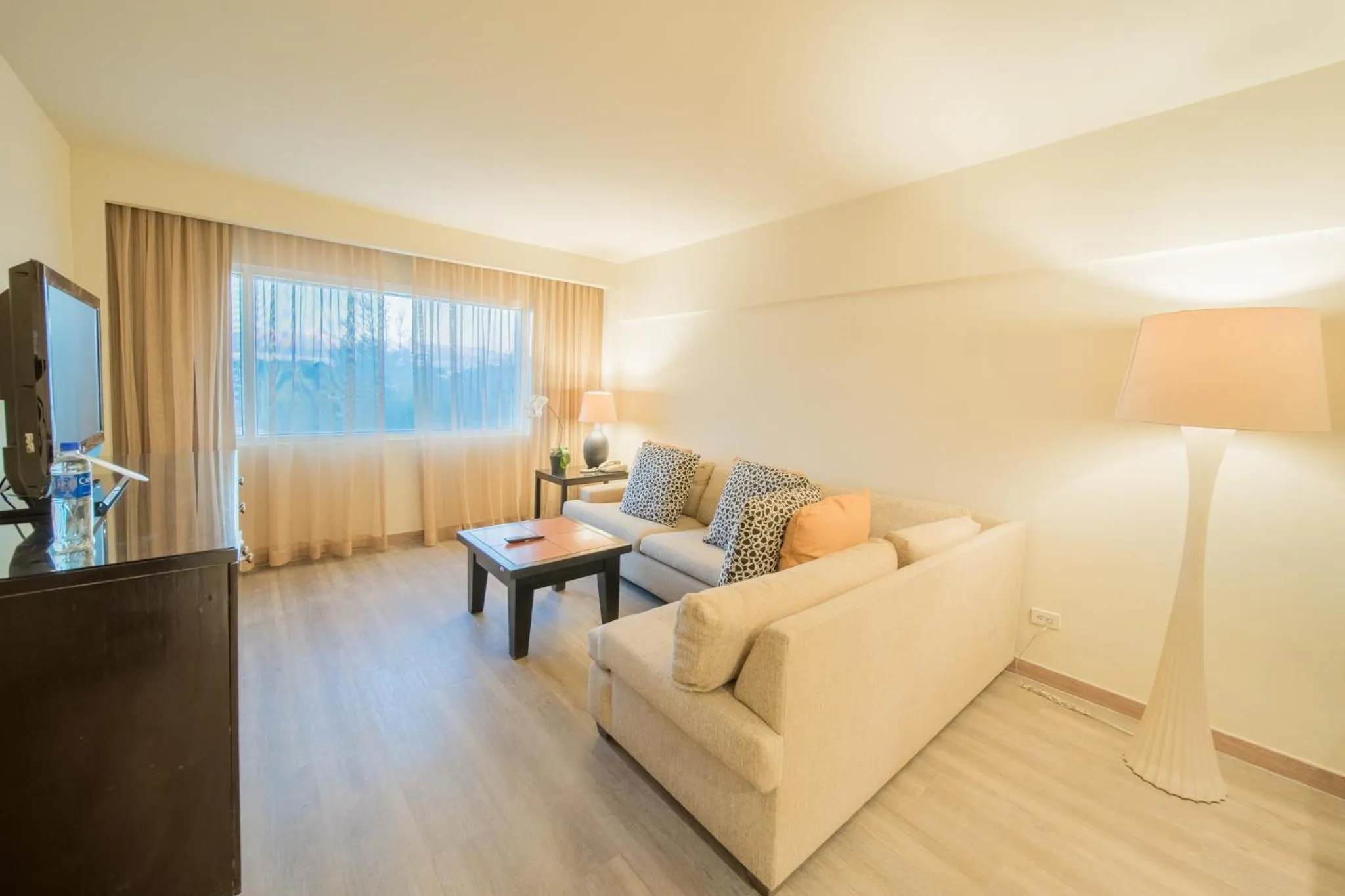 Photo of the whole room in Real Intercontinental San Salvador by IHG