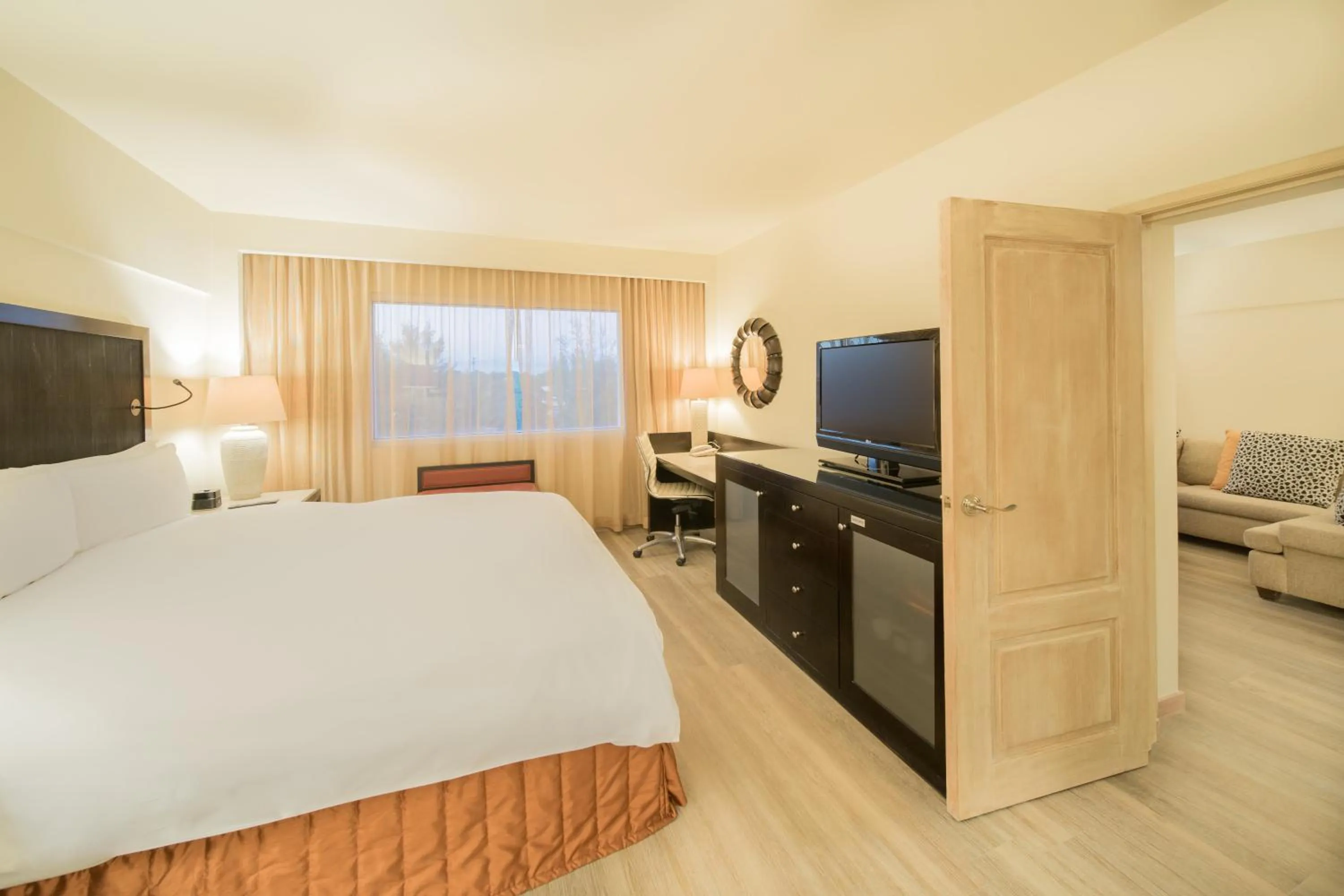 Photo of the whole room, Bed in Real Intercontinental San Salvador by IHG