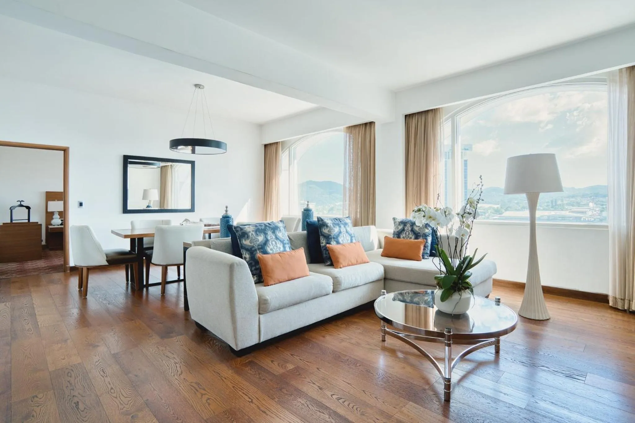 Photo of the whole room in Real Intercontinental San Salvador by IHG