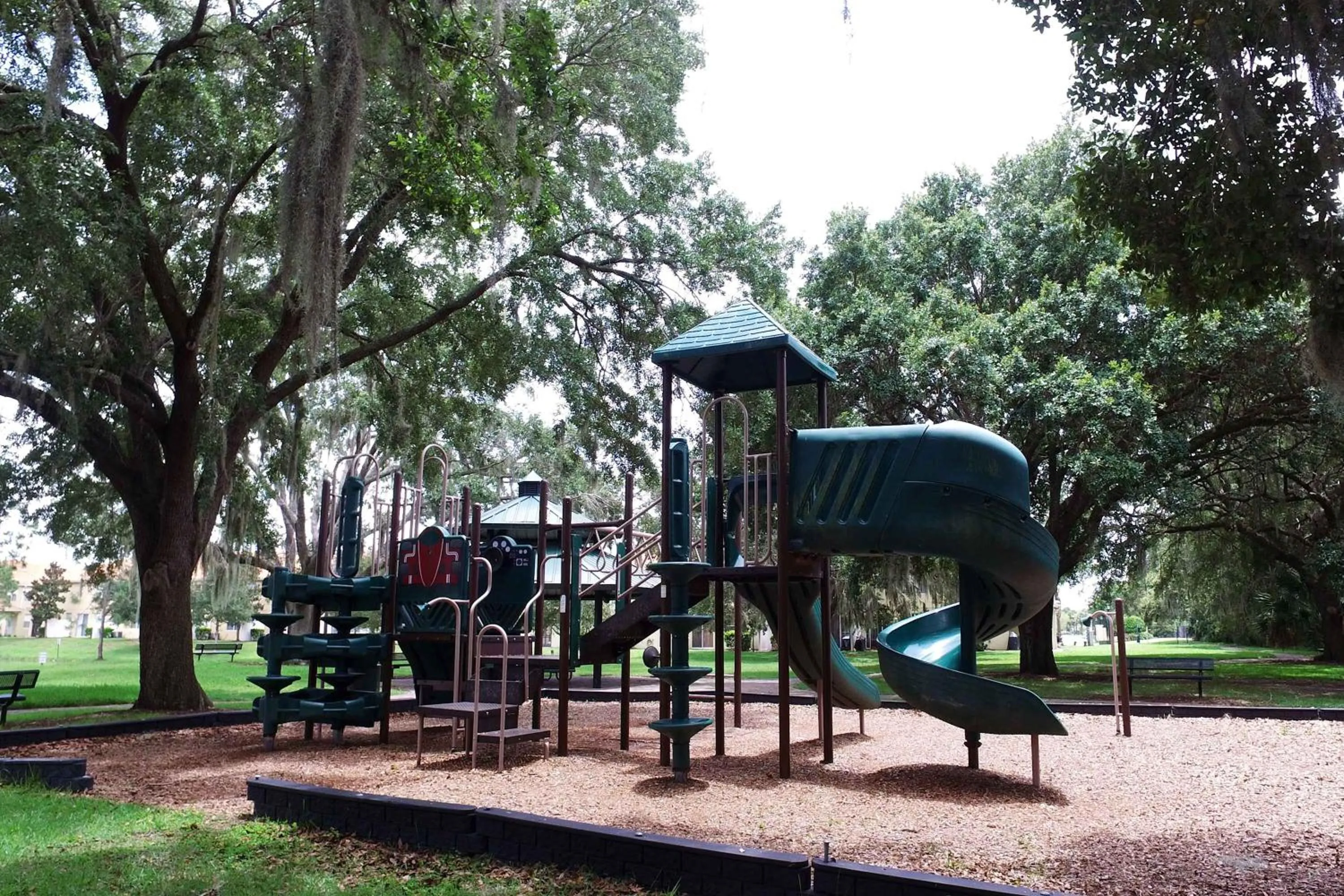 Family Friendly Four Bedrooms 5147A