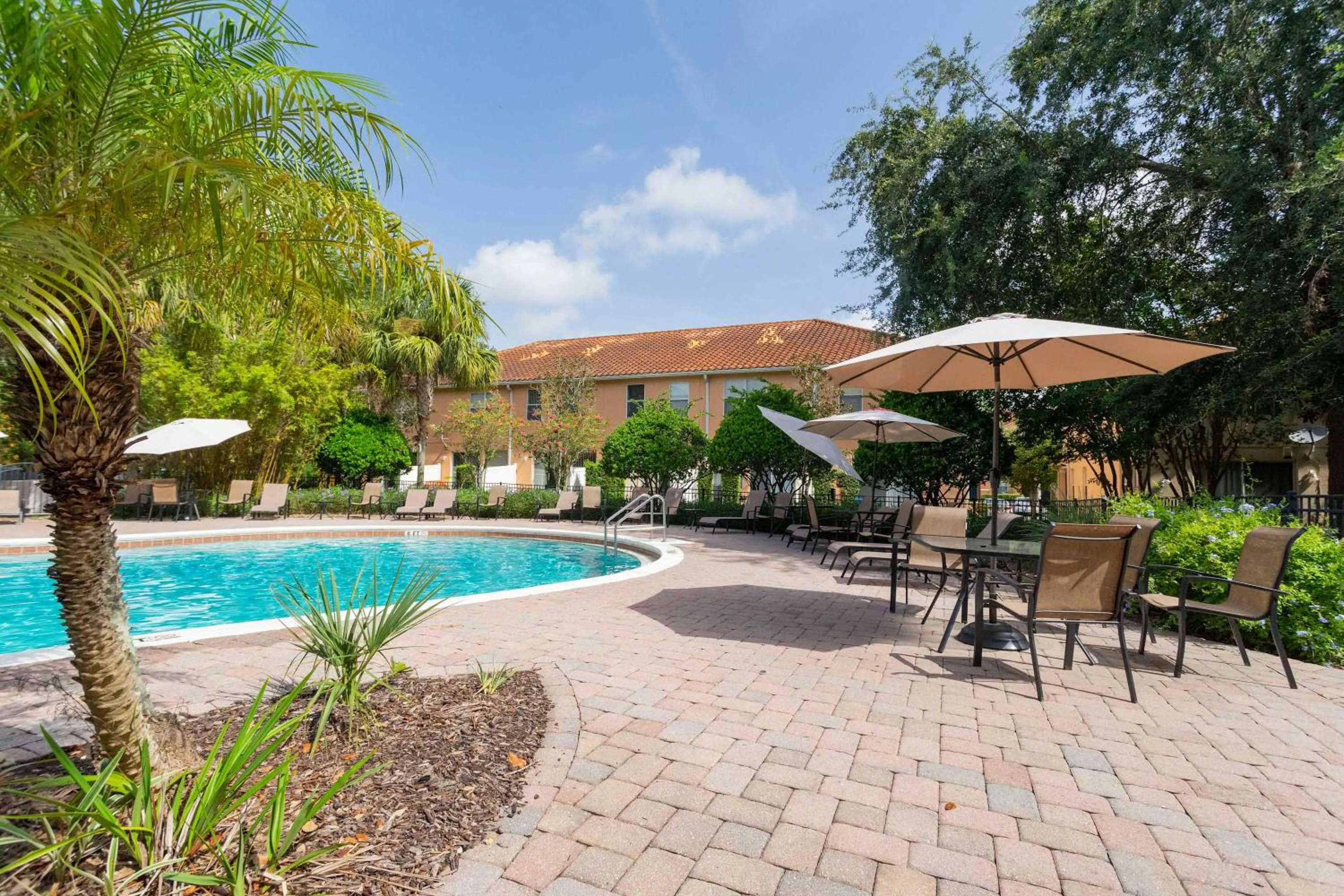 Family Friendly Four Bedrooms 5147A