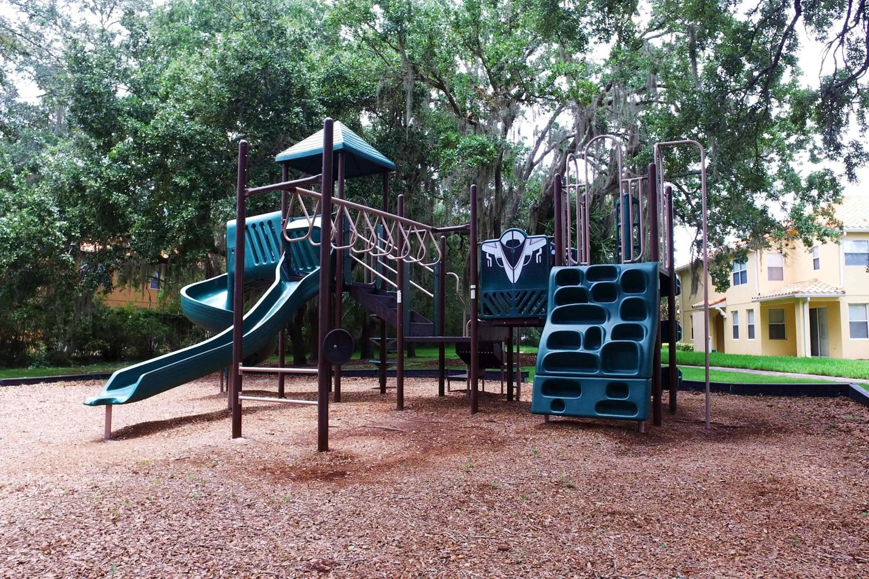 Family Friendly Four Bedrooms 5147A