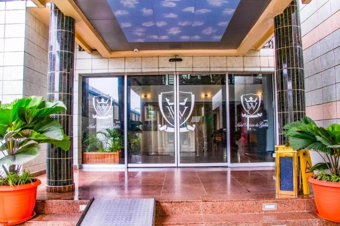 Facade/entrance in Hôtel Prince De Galles